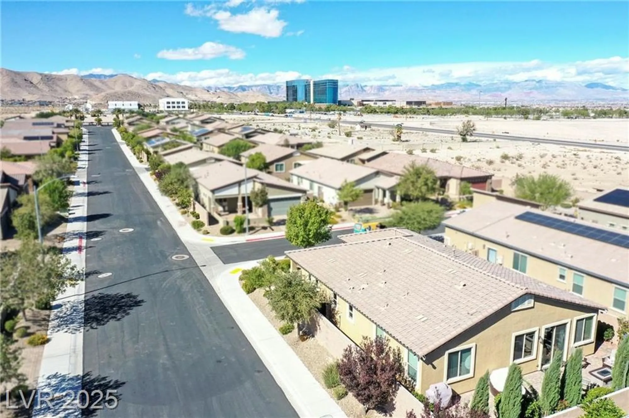 Property Slideshow image 60 of 68 | 1844 wolfcreek falls ct, Henderson, NV, 89044