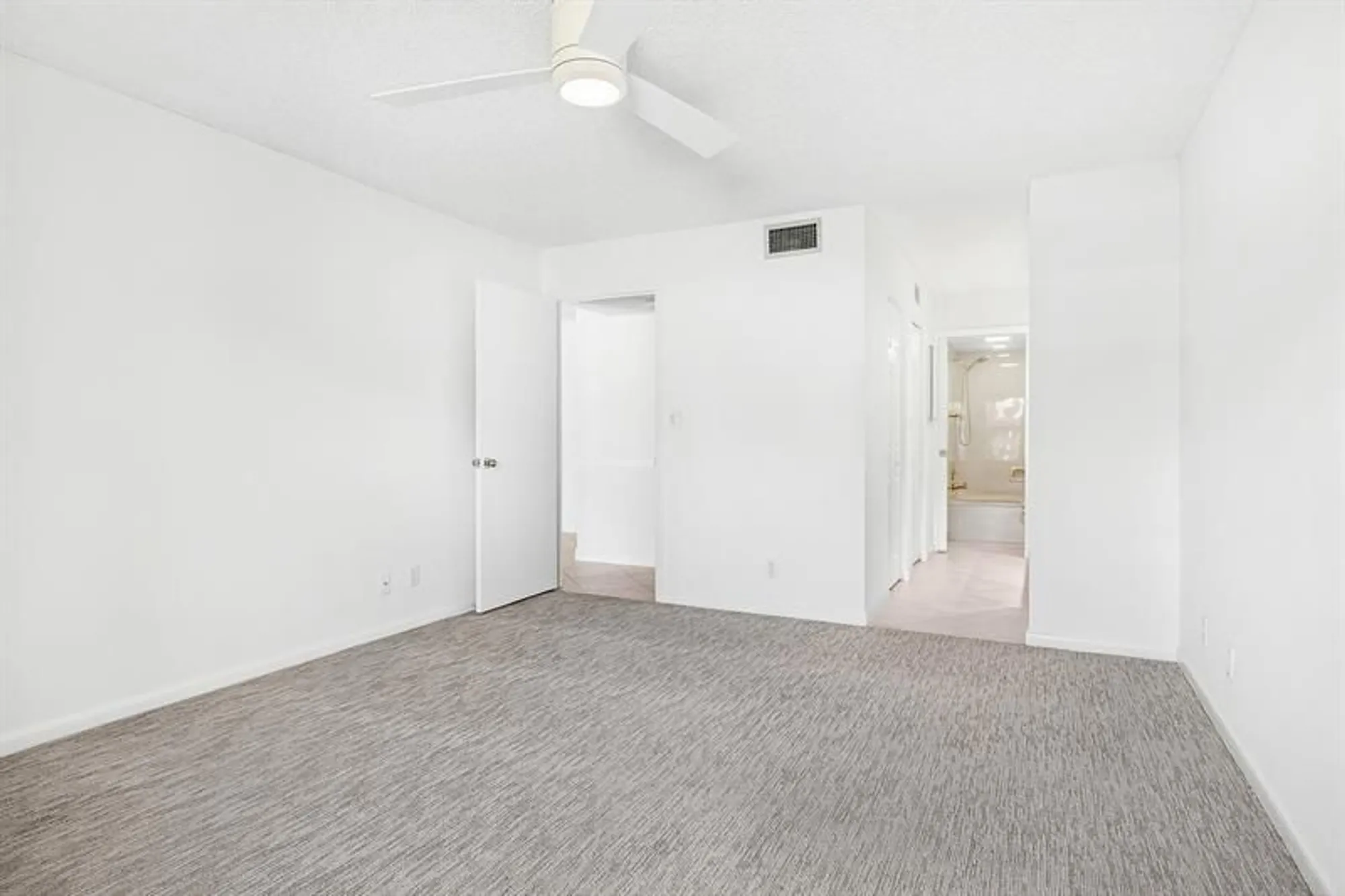 Property Slideshow image 14 of 38 | 5021 oak hill ln apt 115, Delray Beach, FL, 33484