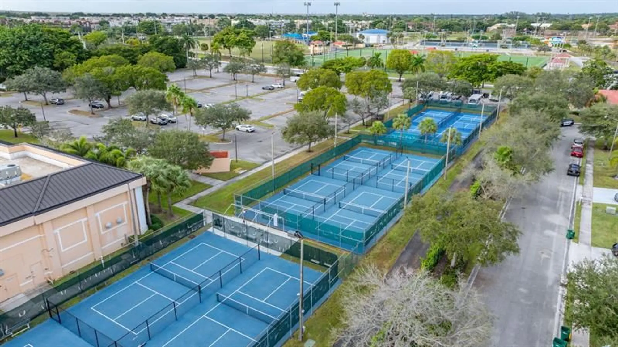 Property Slideshow image 41 of 56 | 7445 fairfax dr 209, Tamarac, FL, 33321