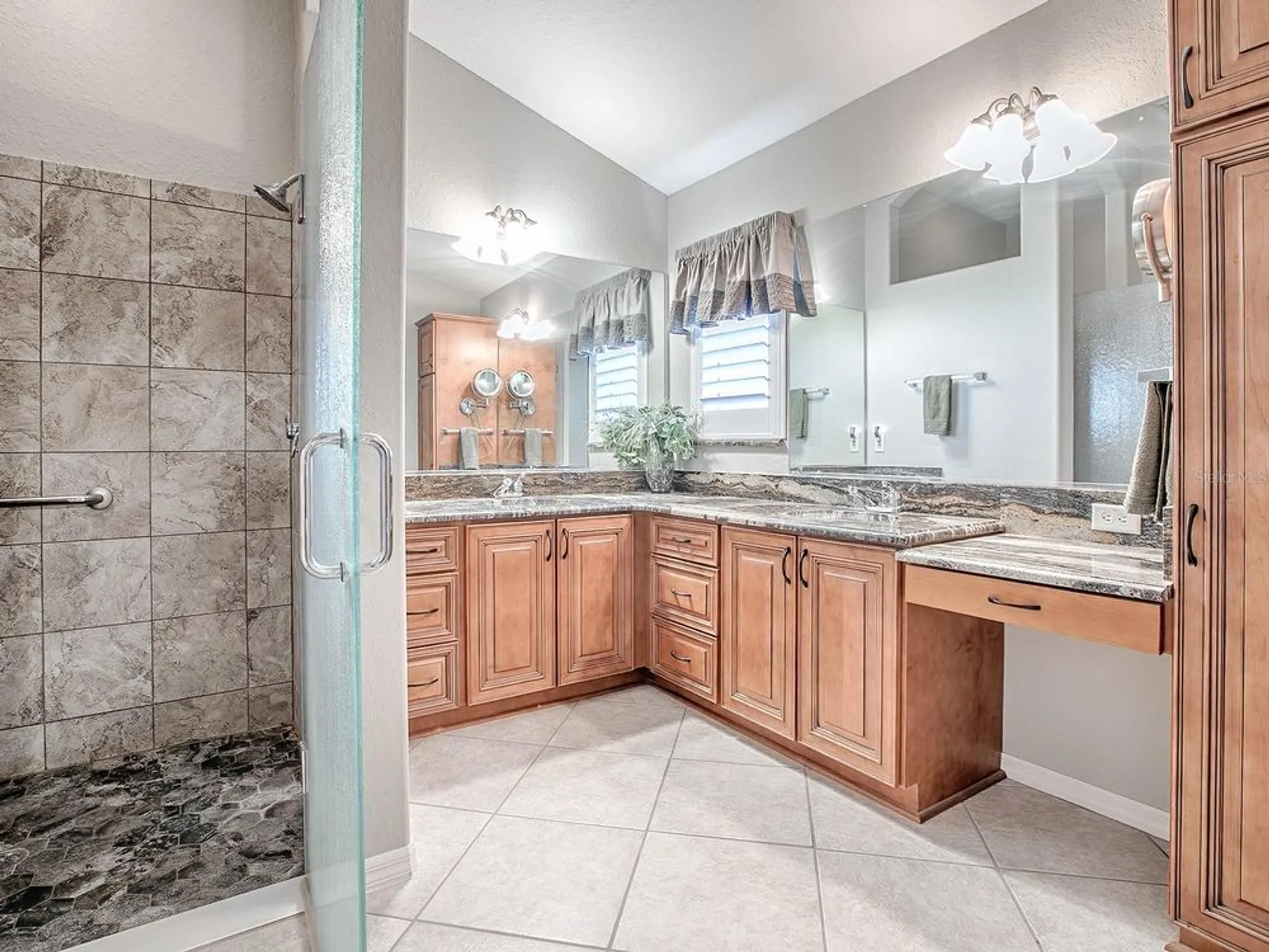 Property Slideshow image 21 of 37 | 629 hartley pl, The Villages, FL, 32162