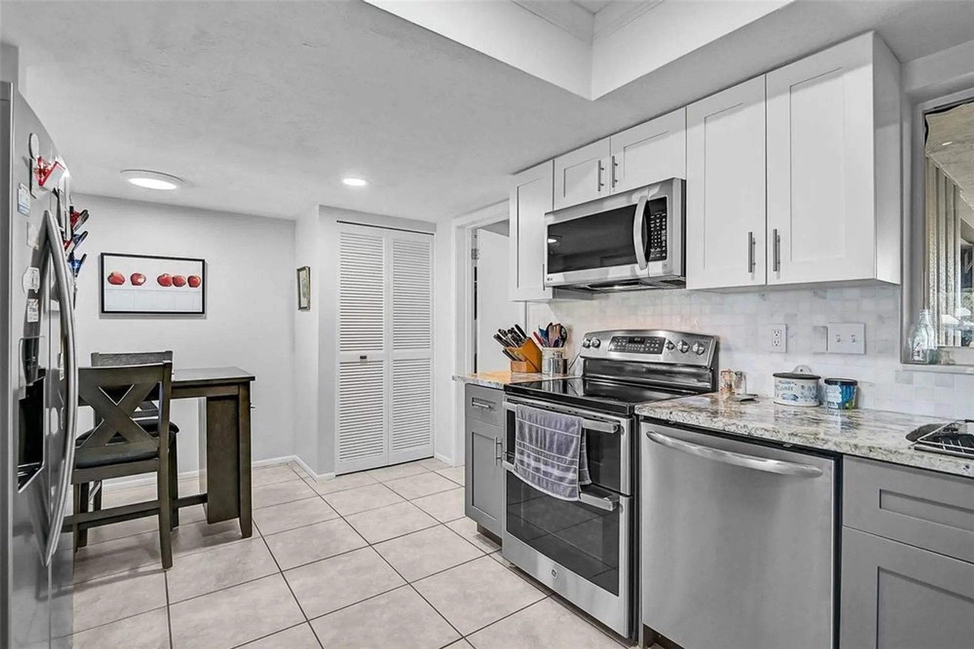 Property Slideshow image 7 of 38 | 3251 southfield ln # 917, Sarasota, FL, 34239