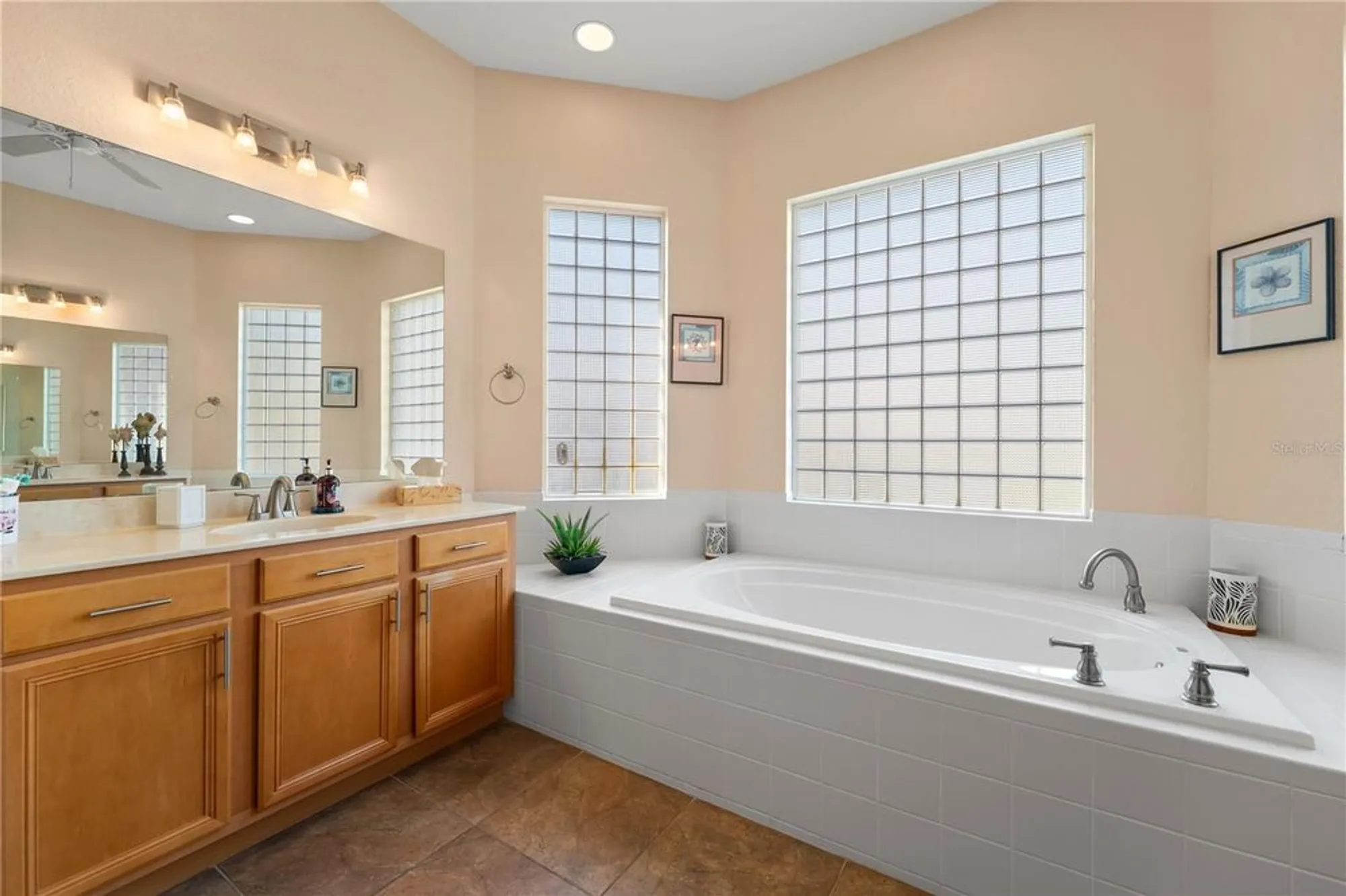 Property Slideshow image 37 of 65 | 4048 phoenician way, Winter Haven, FL, 33884