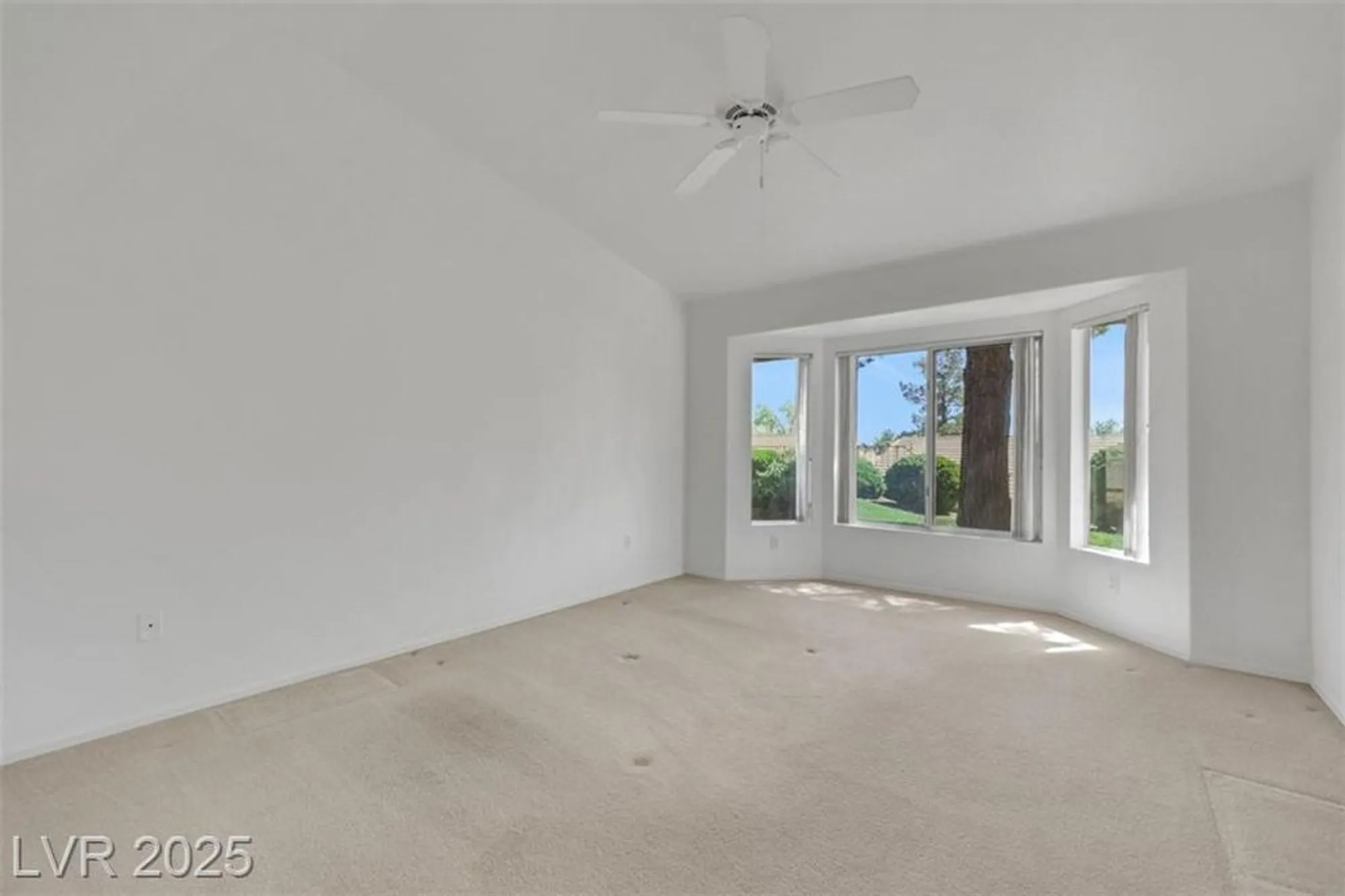 Property Slideshow image 12 of 31 | 498 elm crest pl, Henderson, NV, 89012