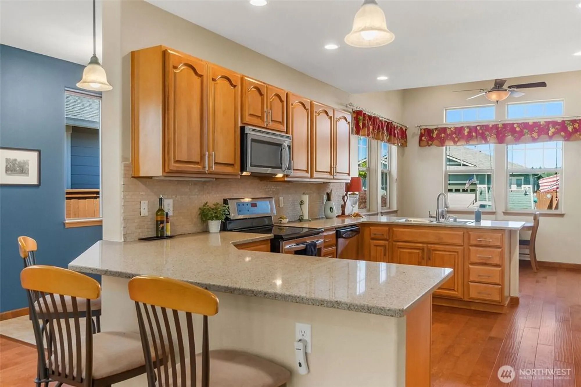 Property Slideshow image 11 of 27 | 8650 bainbridge loop, Lacey, WA, 98516