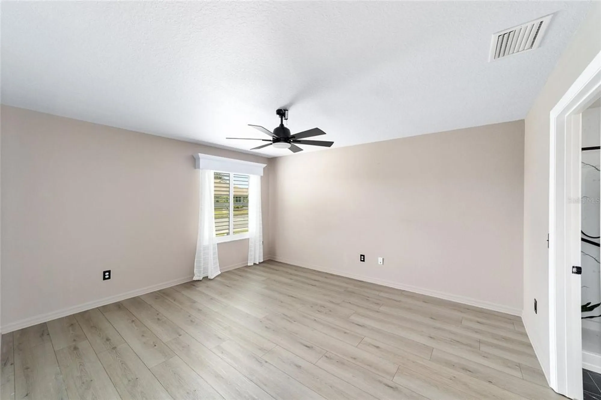 Property Slideshow image 17 of 36 | 2196 kerwood loop, The Villages, FL, 32162