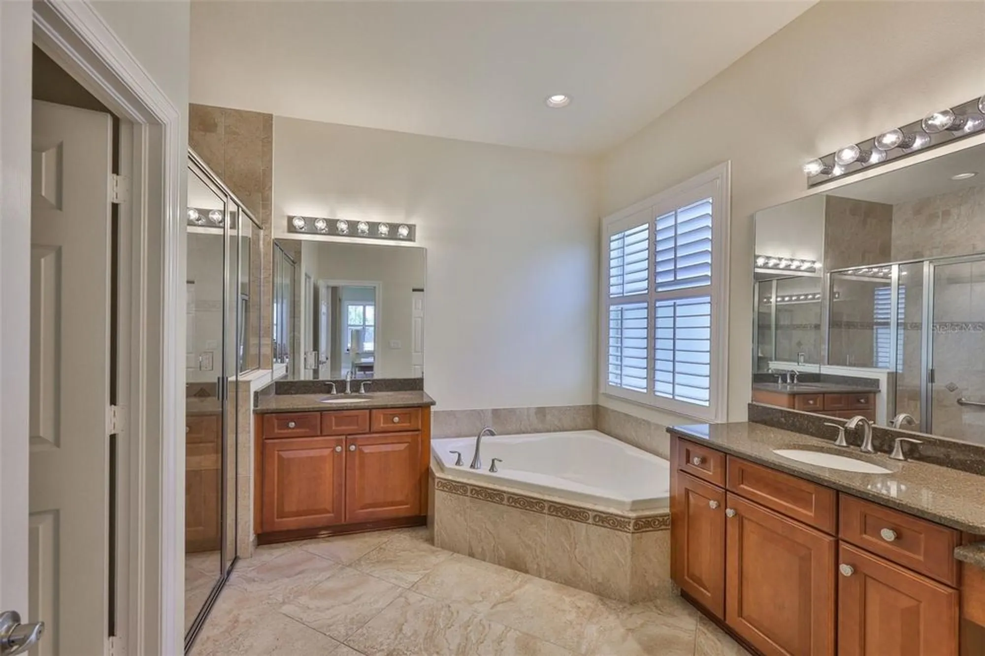 Property Slideshow image 33 of 75 | 16227 cape coral dr, Wimauma, FL, 33598