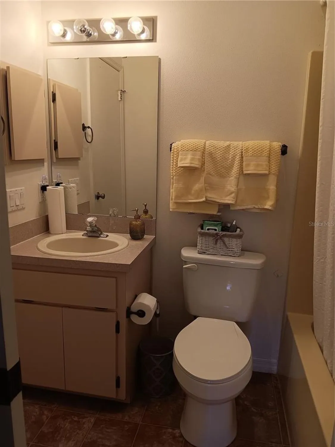 Property Slideshow image 10 of 17 | 26062 newcombe cir, Leesburg, FL, 34748