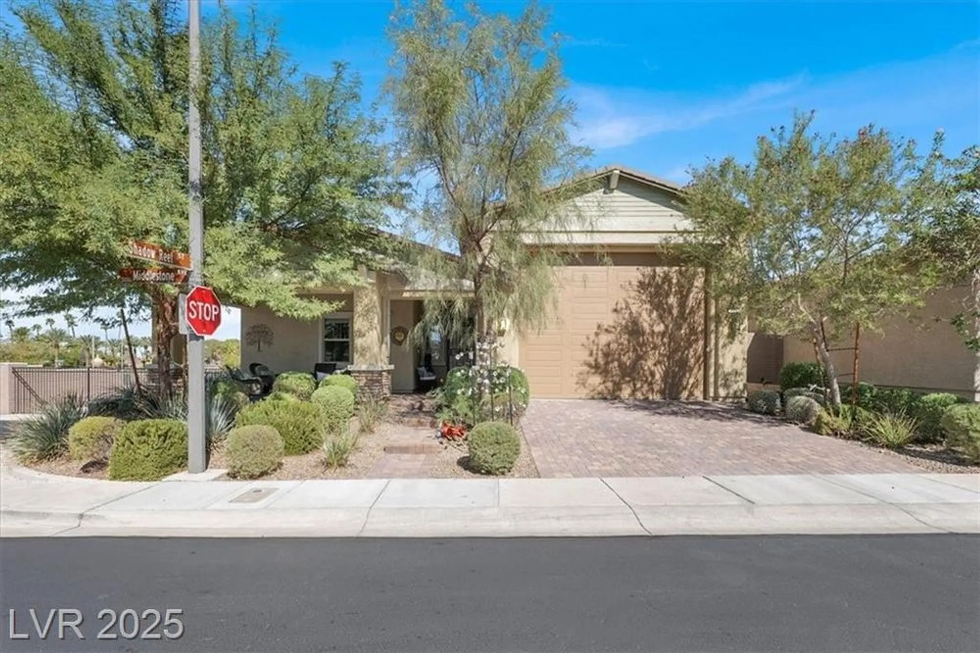 Property Slideshow image 1 of 48 | 400 middlestone ave, Henderson, NV, 89011