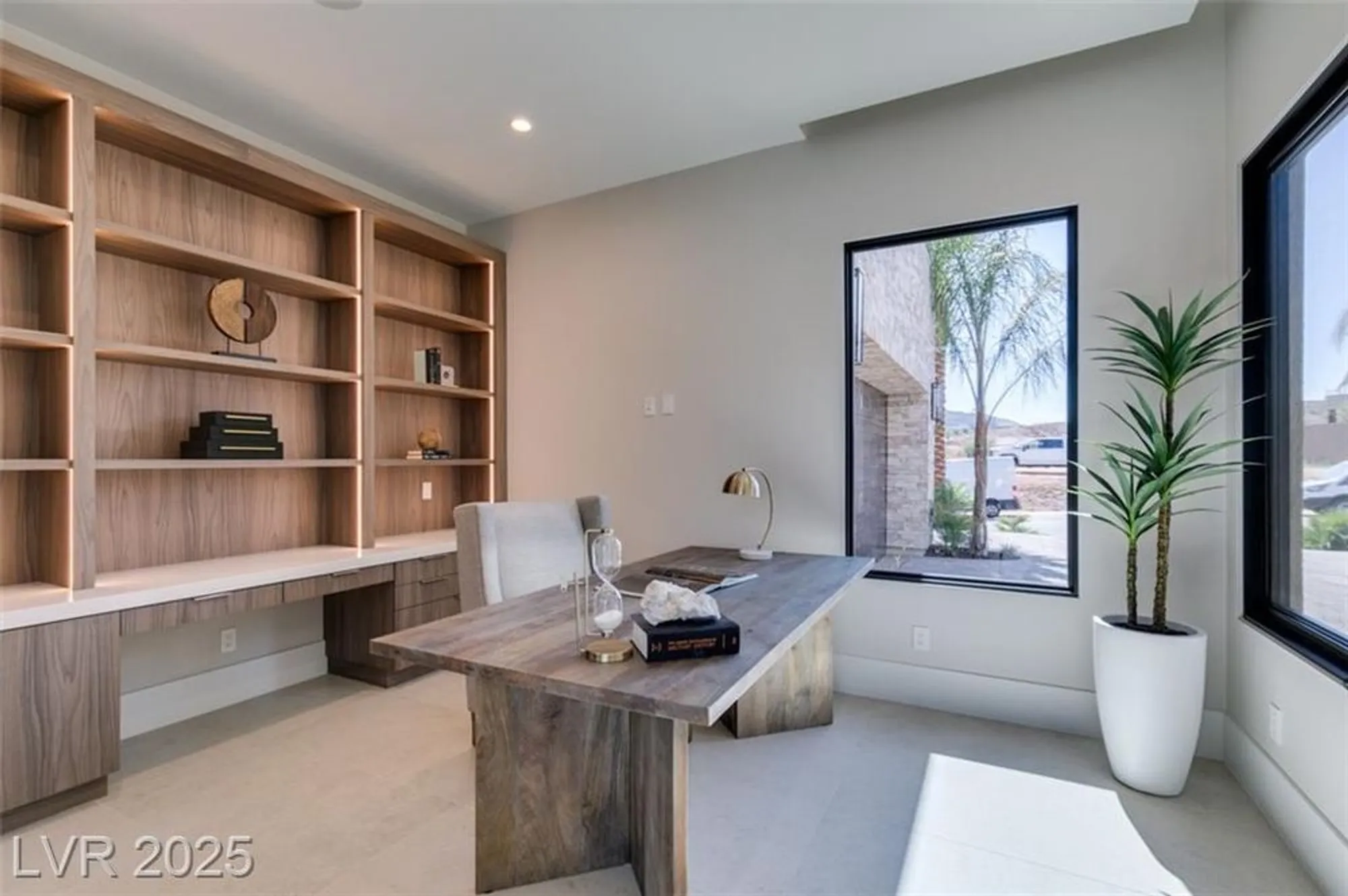 Property Slideshow image 20 of 48 | 40 reflection shores ln, Henderson, NV, 89011