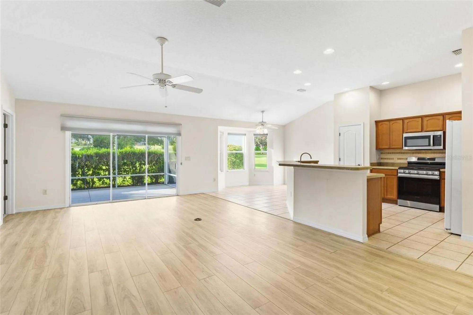 Property Slideshow image 3 of 44 | 471 gaskin ln, The Villages, FL, 32162