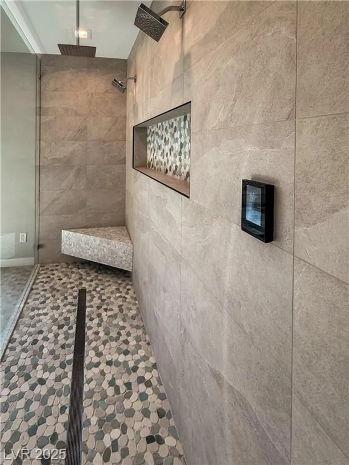 Property Slideshow image 33 of 65 | 37 reflection shores ln, Henderson, NV, 89011