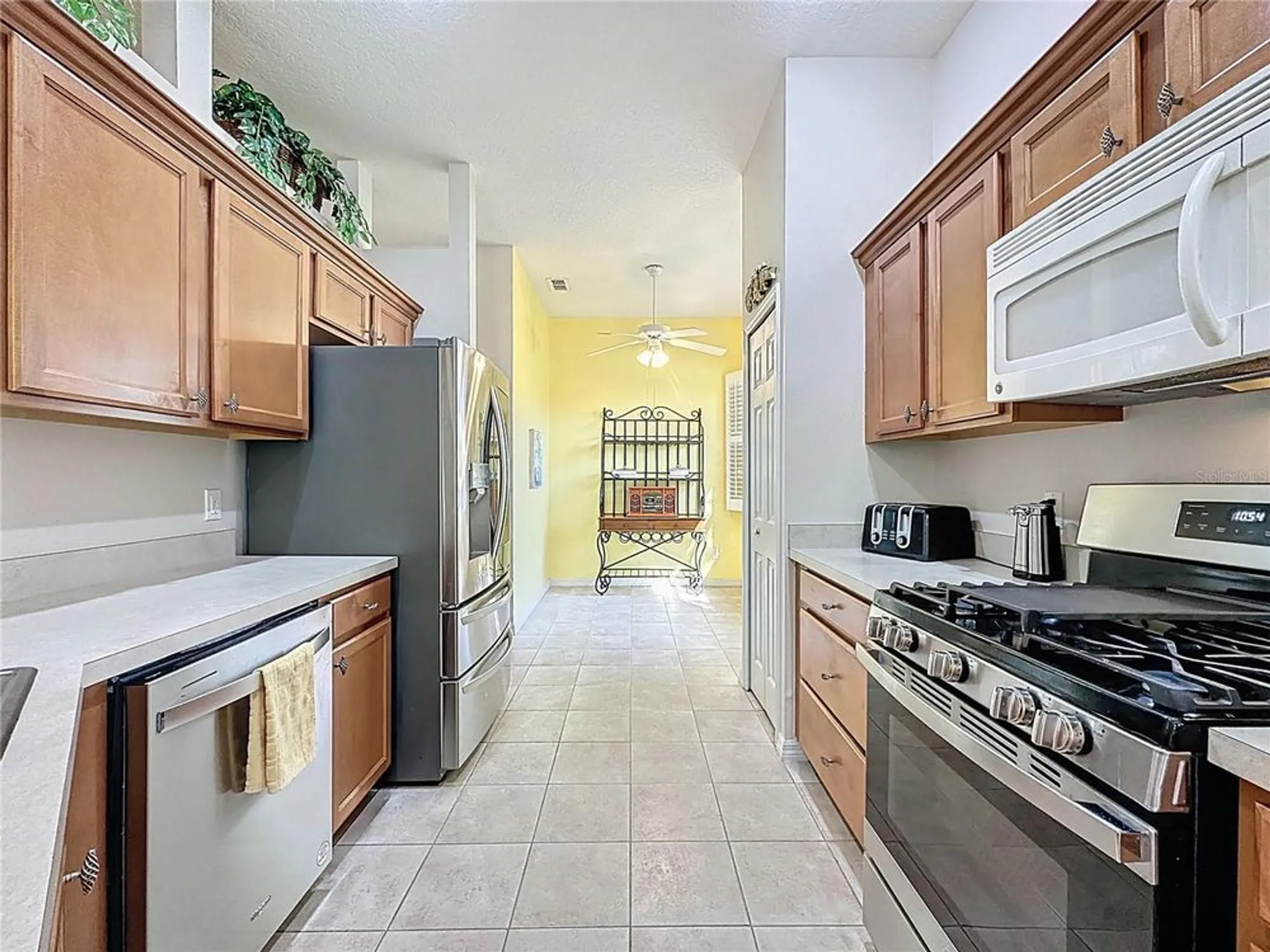 Property Slideshow image 7 of 51 | 120 crepe myrtle dr, Groveland, FL, 34736