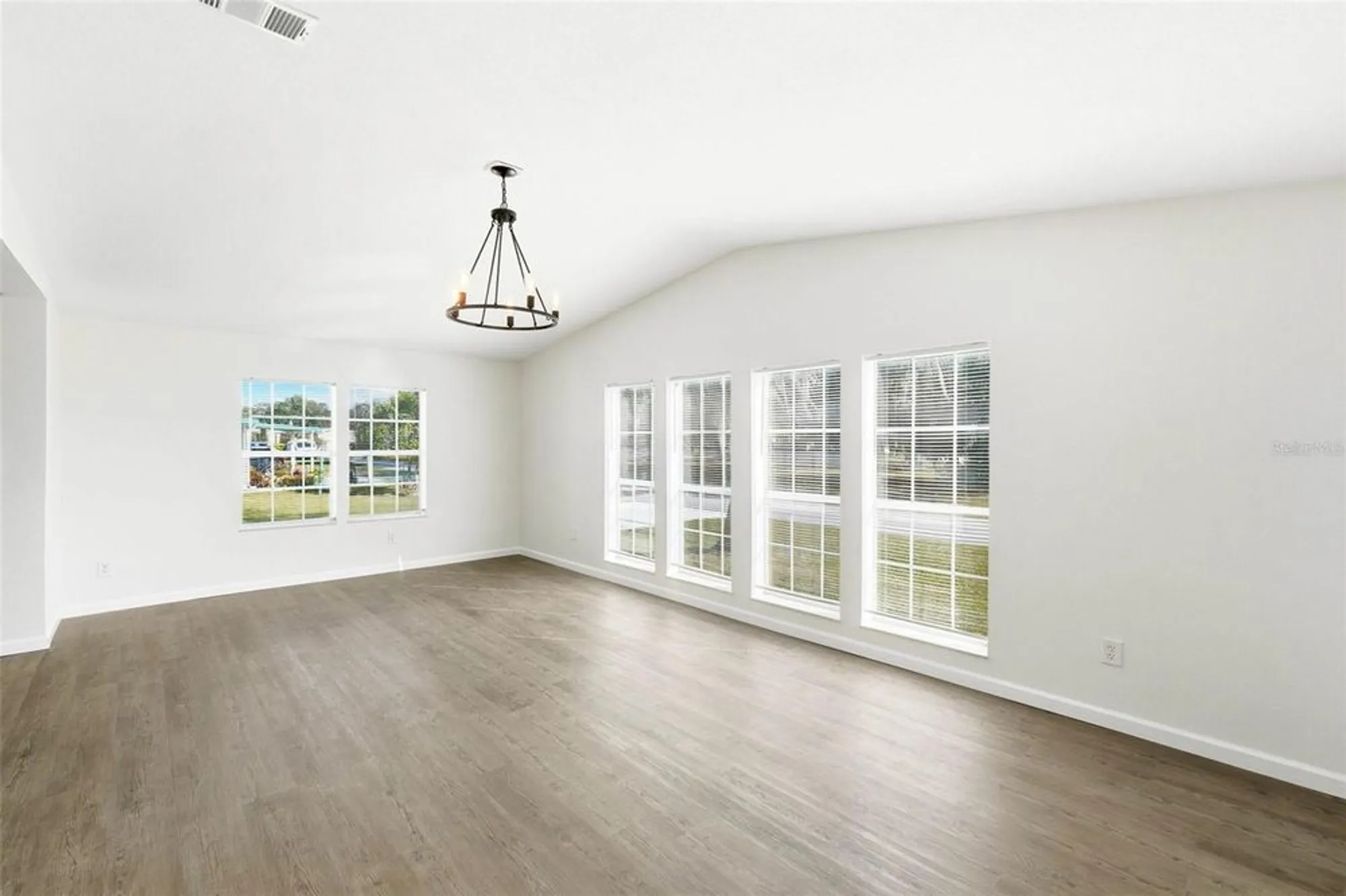 Property Slideshow image 12 of 38 | 5180 lexington cir, Wildwood, FL, 34785