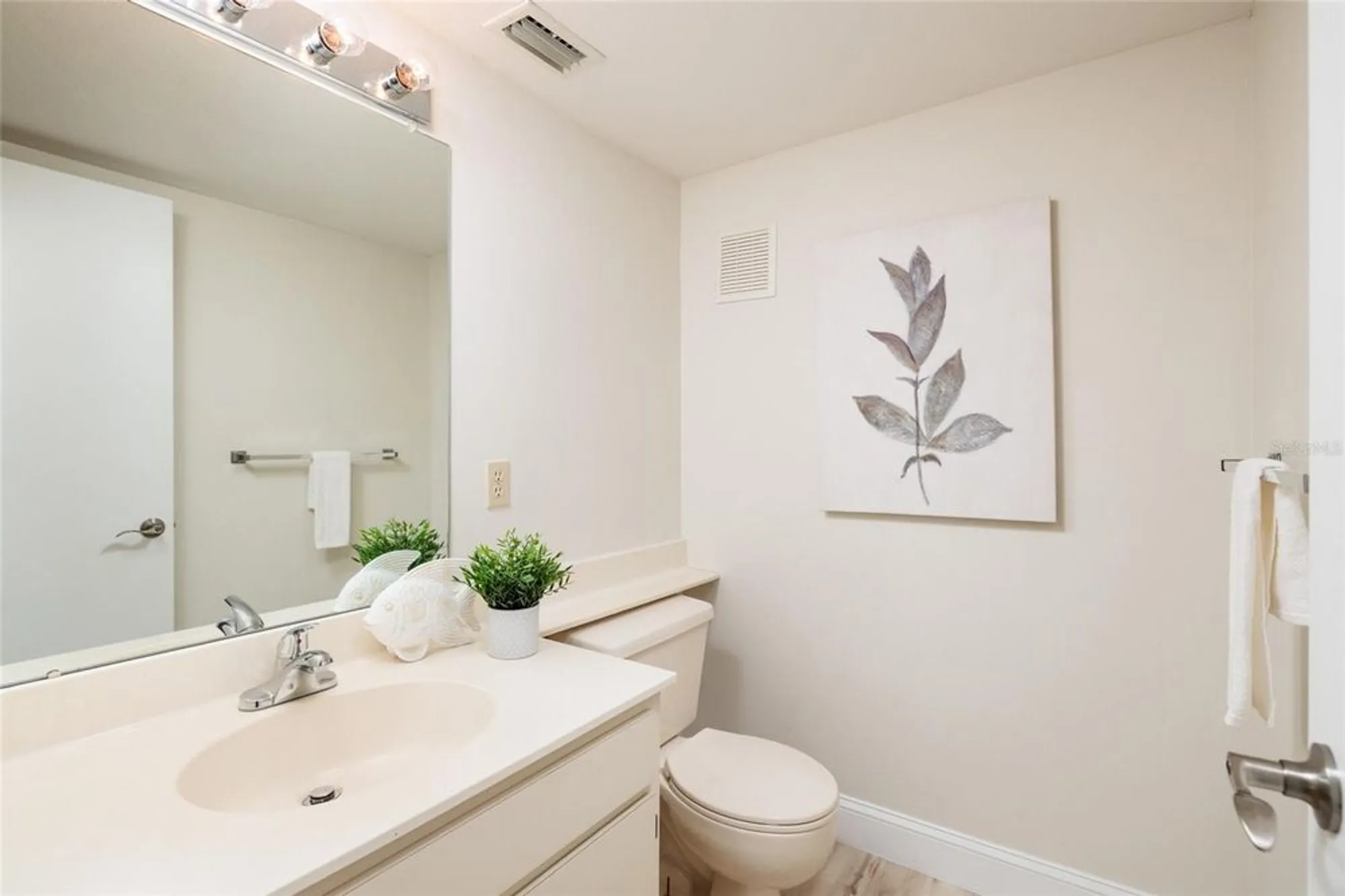 Property Slideshow image 18 of 61 | 2220 spanish dr 36, Clearwater, FL, 33763