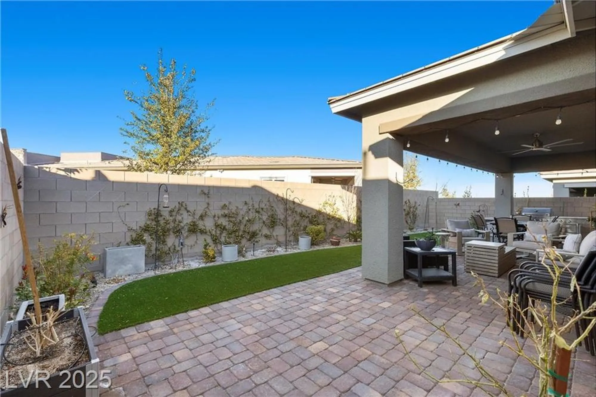 Property Slideshow image 38 of 55 | 12476 heritage bend dr, Las Vegas, NV, 89138
