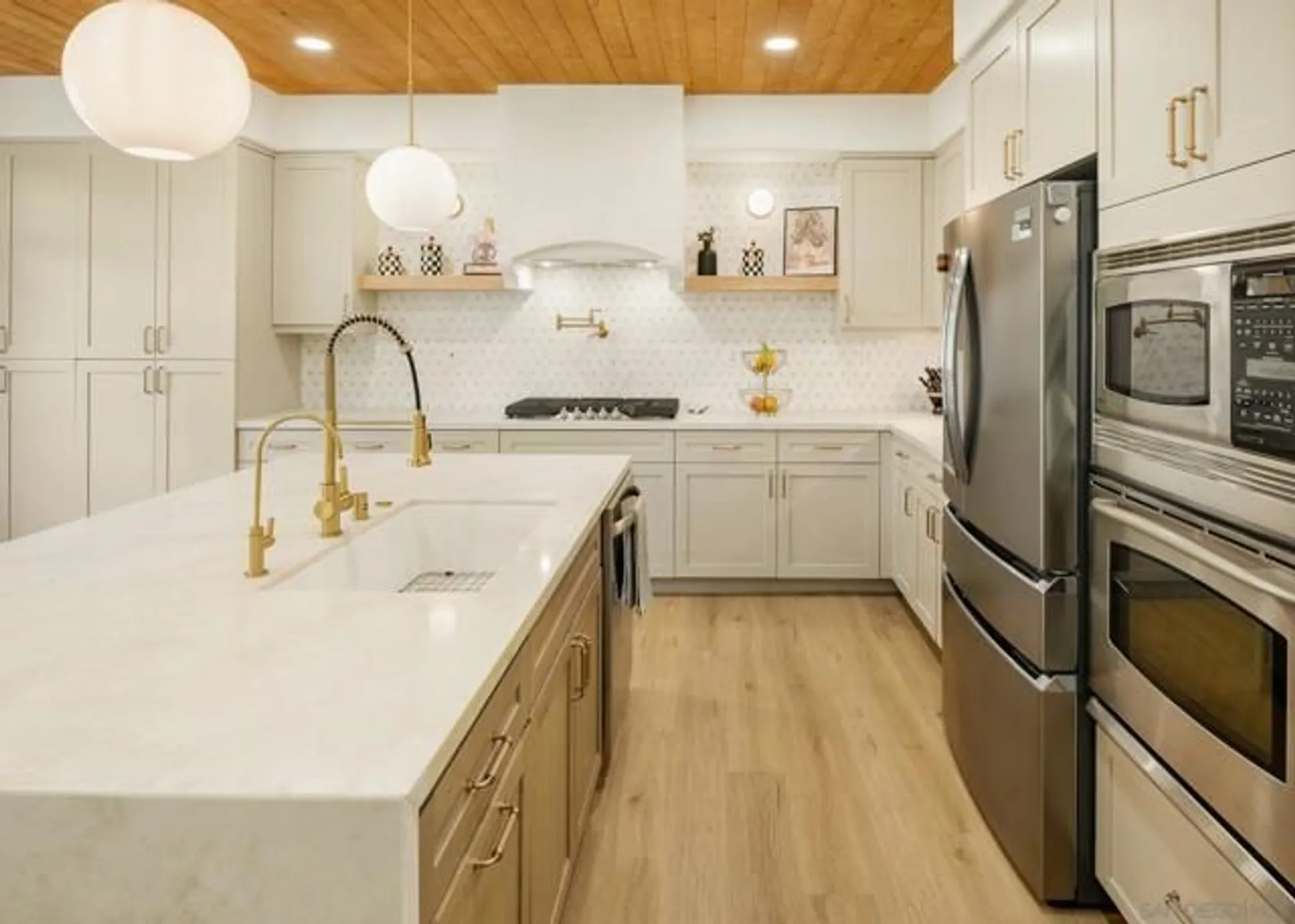 Property Slideshow image 20 of 61 | 10528 pinion trl, Escondido, CA, 92026