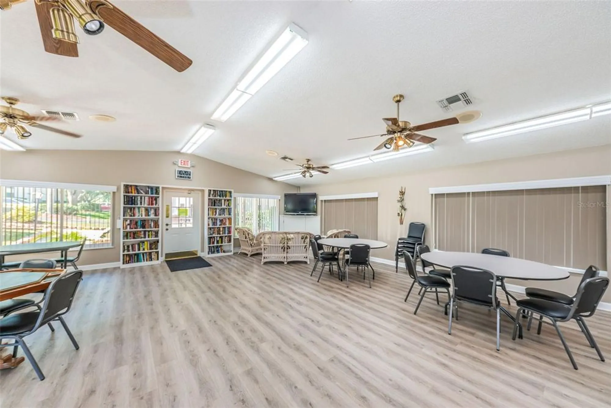 Property Slideshow image 46 of 70 | 2687 pine ridge way e1, Palm Harbor, FL, 34684