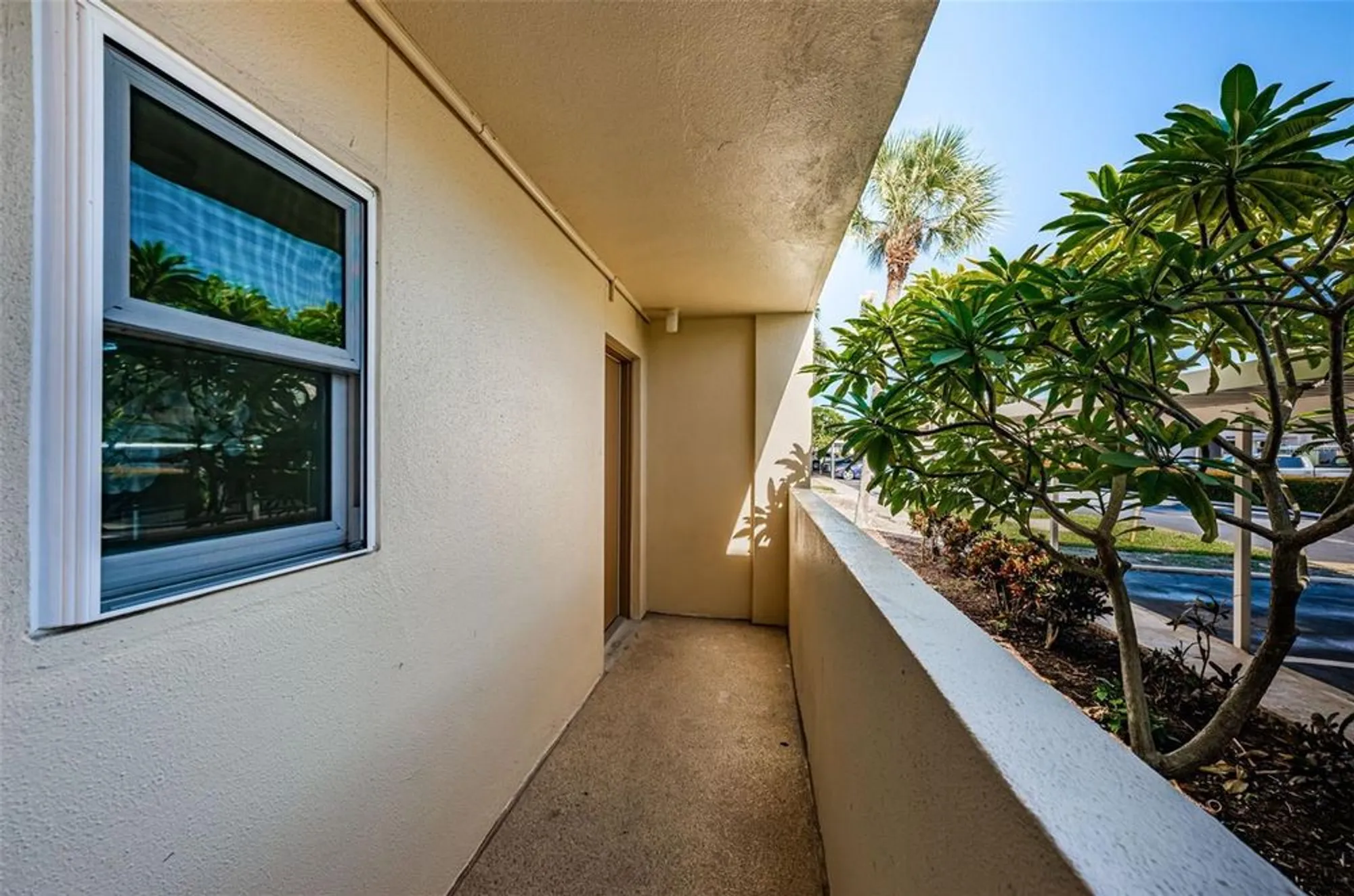 Property Slideshow image 4 of 90 | 7420 bay island dr 171, South Pasadena, FL, 33707