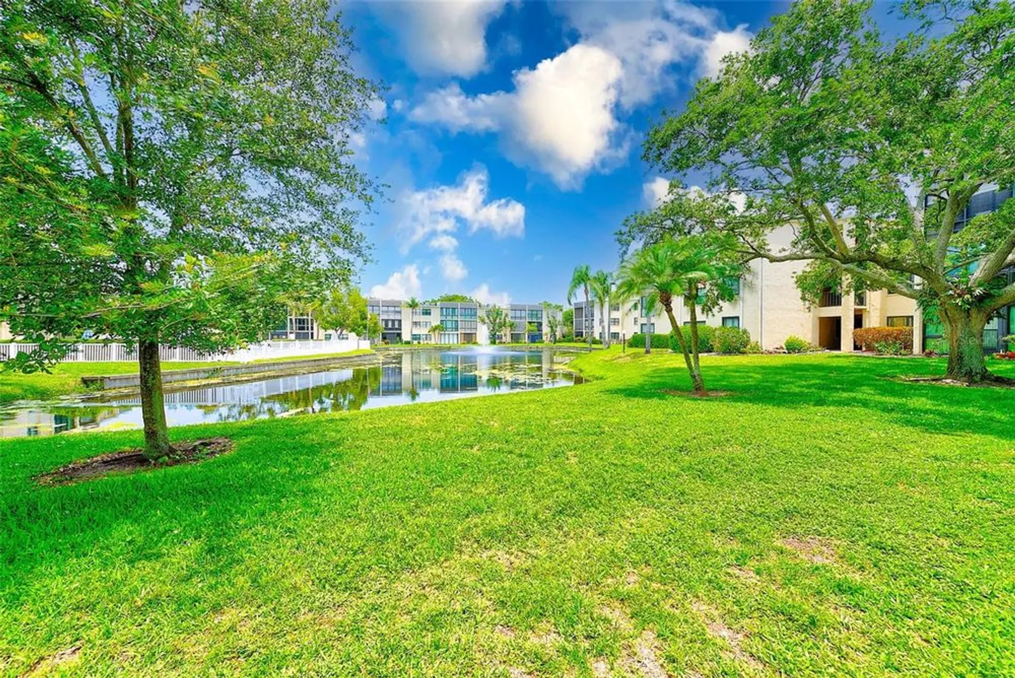 Property Slideshow image 23 of 35 | 14130 rosemary ln 4115, Largo, FL, 33774