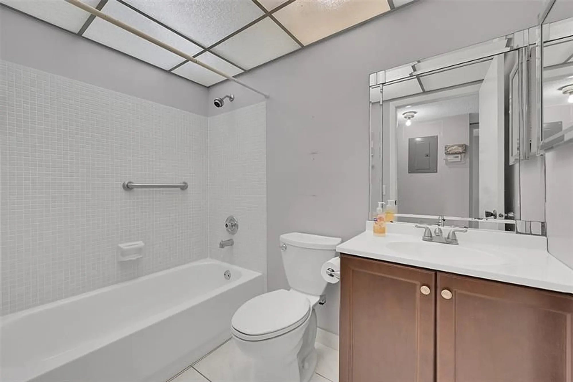 Property Slideshow image 18 of 33 | 9968 n belfort cir 108, Tamarac, FL, 33321