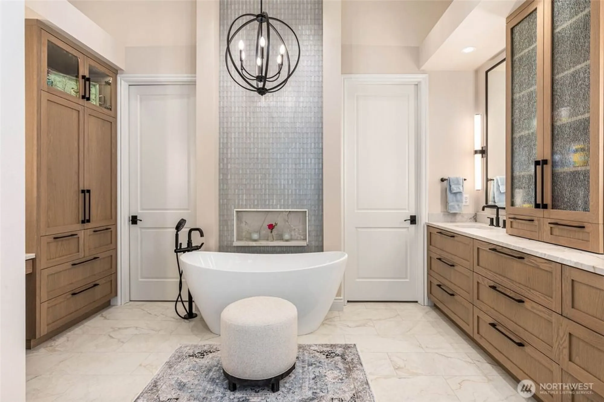 Property Slideshow image 17 of 38 | 12438 243rd pl, Redmond, WA, 98053