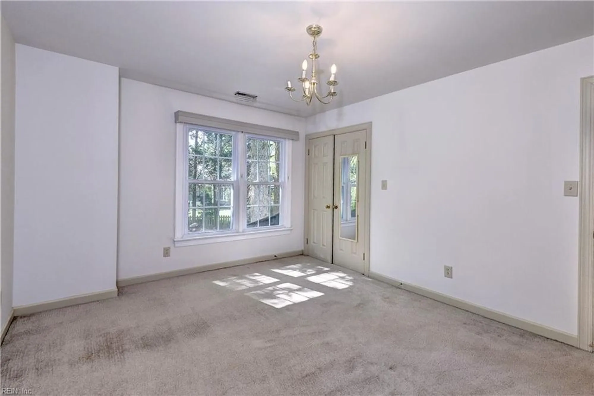 Property Slideshow image 18 of 45 | 136 thomas dale, Williamsburg, VA, 23185