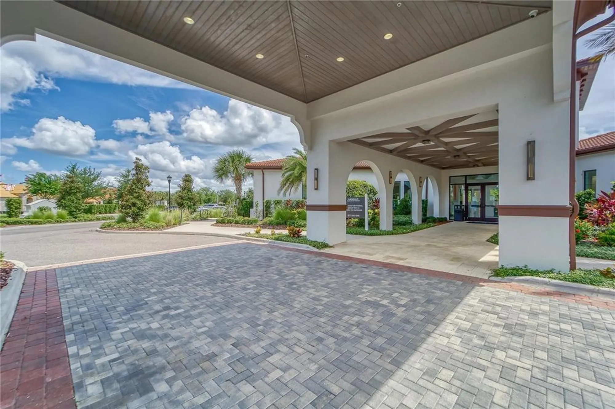 Property Slideshow image 60 of 96 | 5319 windy grove dr, Wimauma, FL, 33598