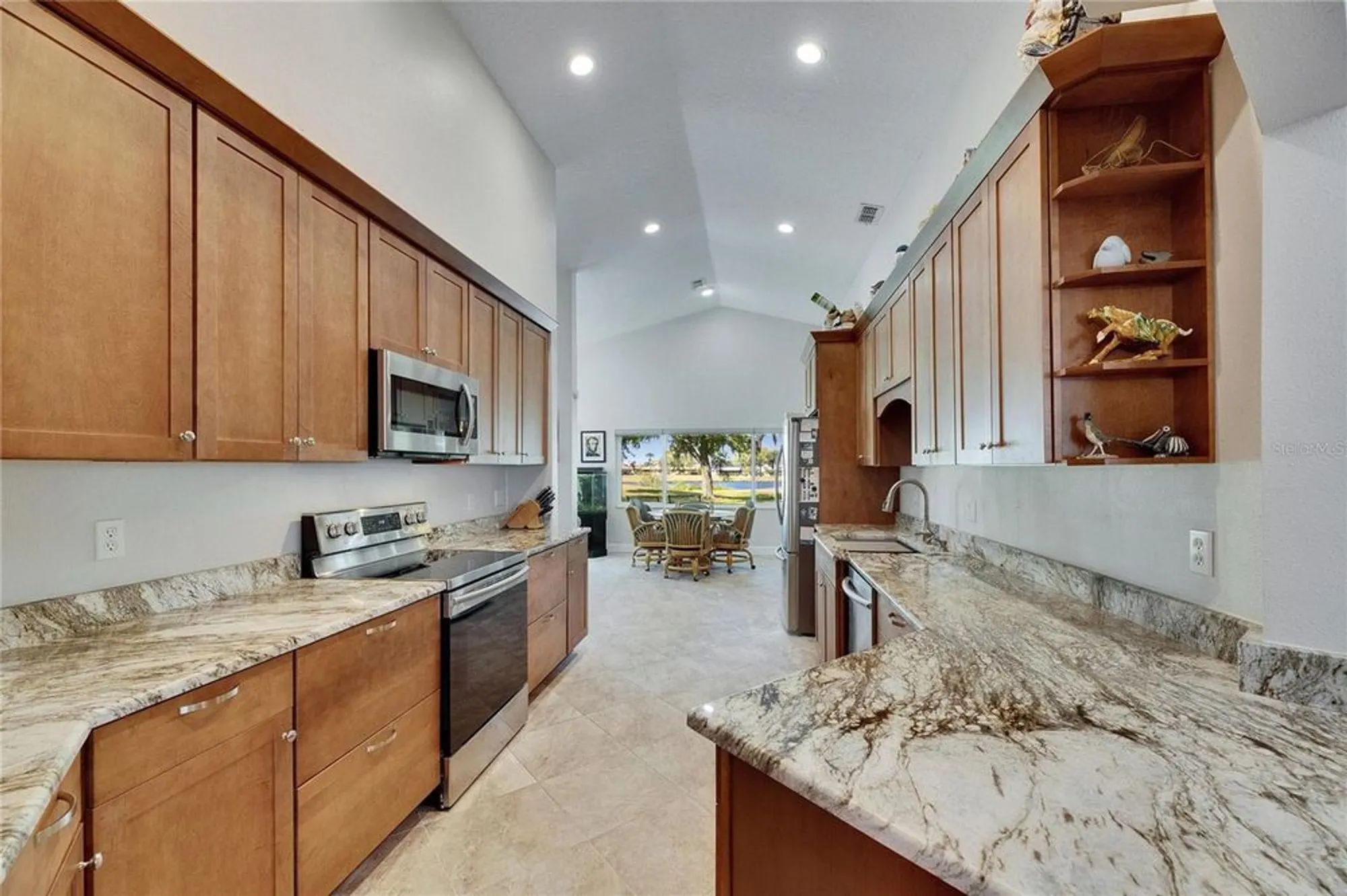 Property Slideshow image 18 of 81 | 334 northway dr, Sun City Center, FL, 33573
