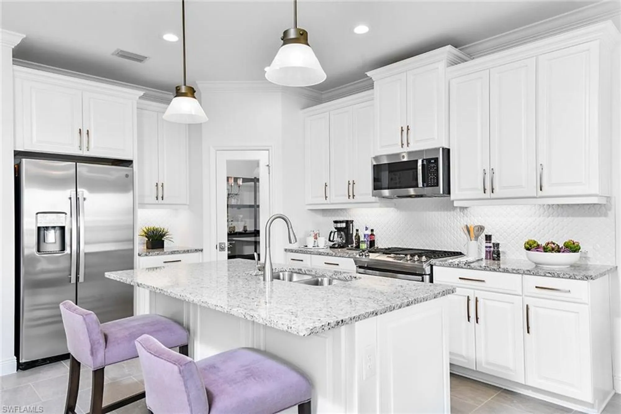 Property Slideshow image 6 of 20 | 2949 heritage pines dr, Fort Myers, FL, 33905