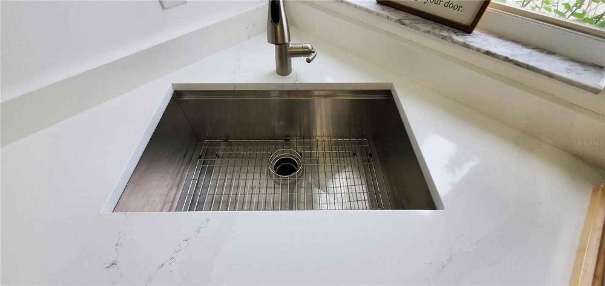 Property Slideshow image 11 of 28 | 5508 83rd ter, Sarasota, FL, 34243