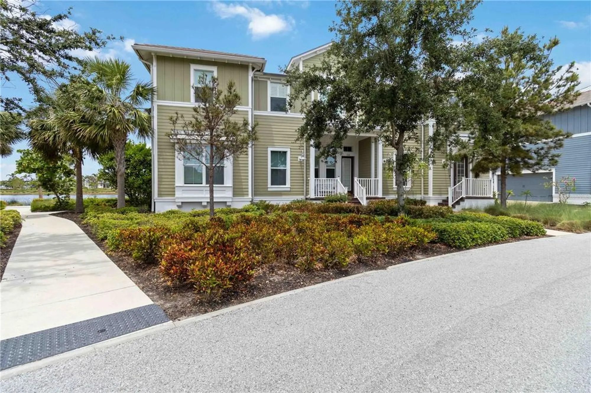 Property Slideshow image 30 of 88 | 230 sapphire lake dr unit 201, Bradenton, FL, 34209