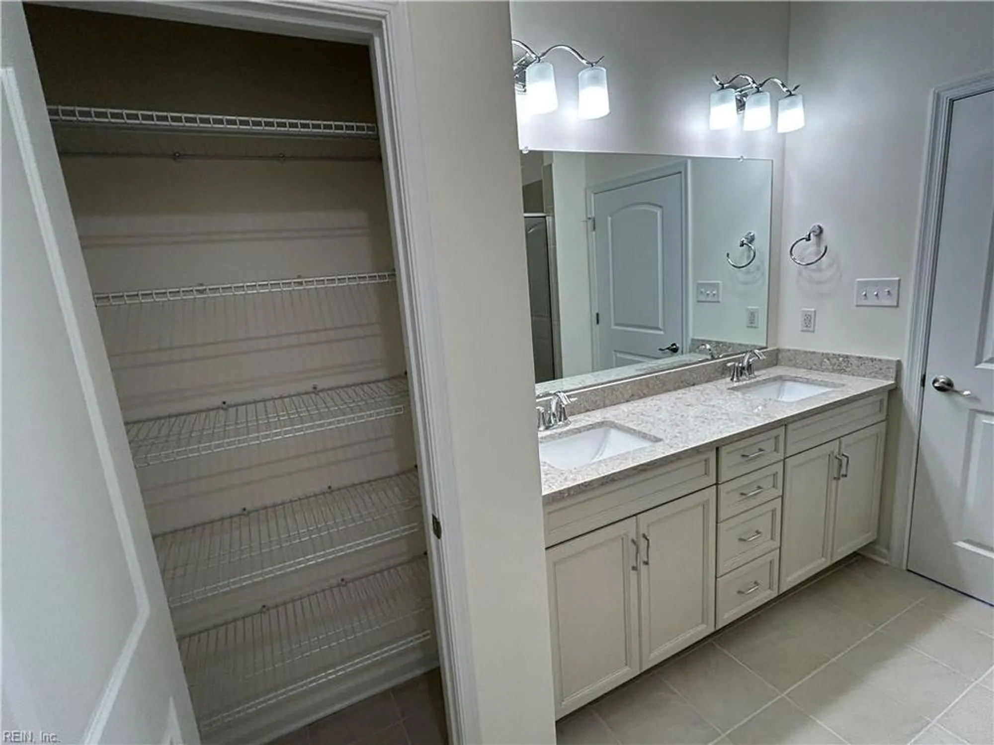 Property Slideshow image 16 of 41 | 222 richmond ave # 20-1, Smithfield, VA, 23430