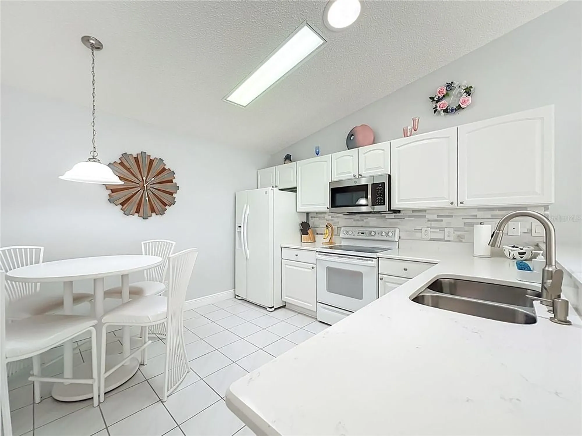 Property Slideshow image 19 of 45 | 17271 se 93rd demoss ct, The Villages, FL, 32162