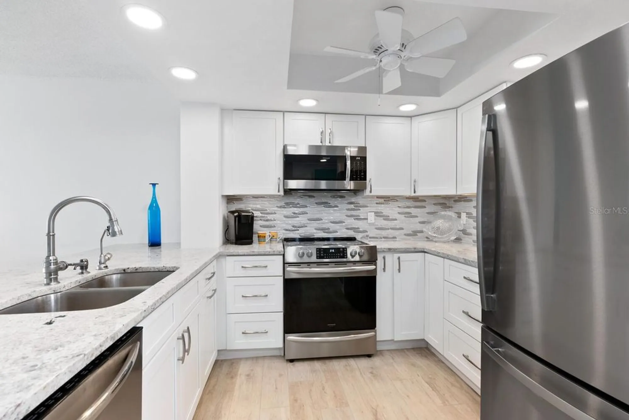 Property Slideshow image 16 of 45 | 1250 n portofino dr apt 304, Sarasota, FL, 34242