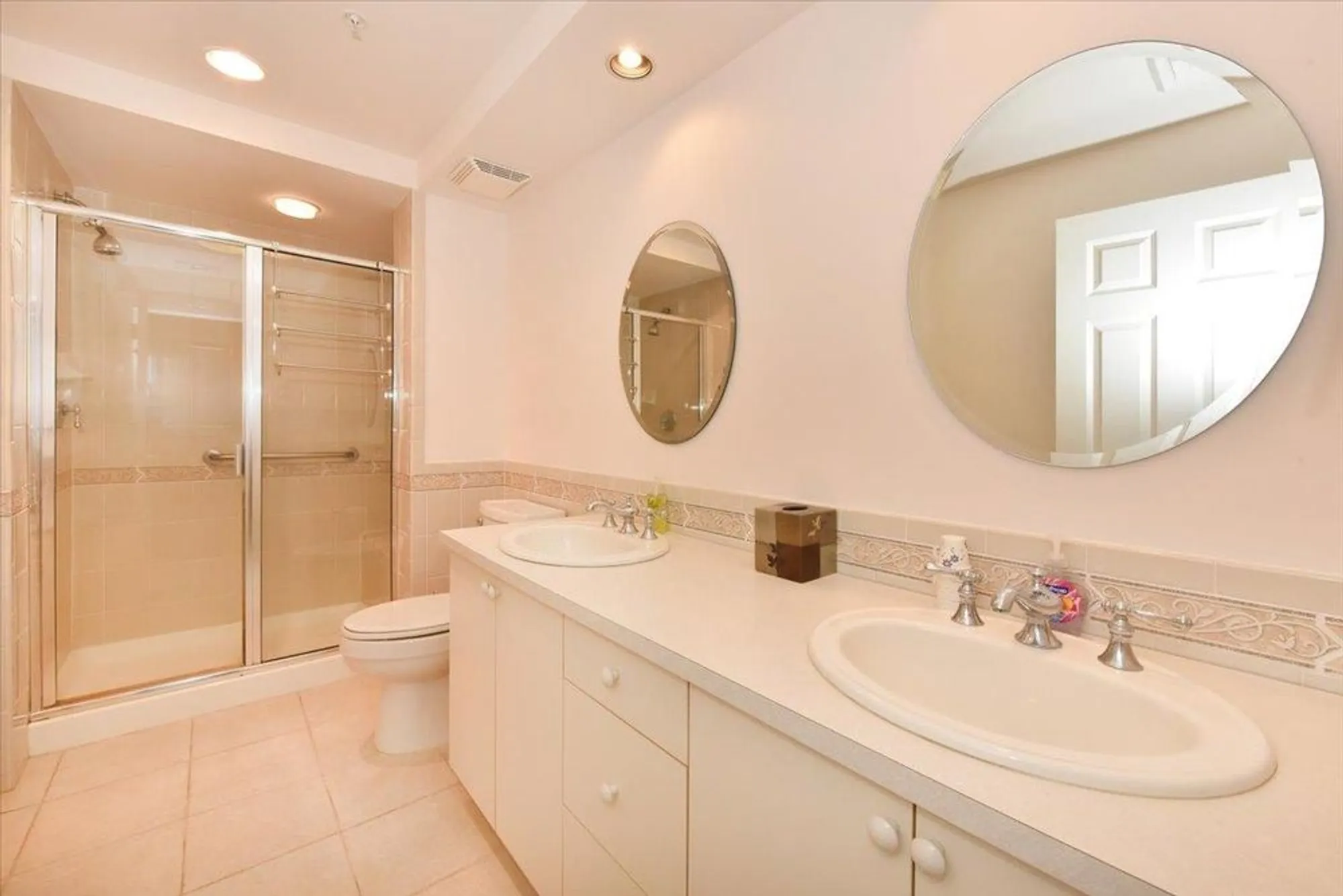 Property Slideshow image 12 of 27 | 100 harbor view dr 439, Port Washington, NY, 11050
