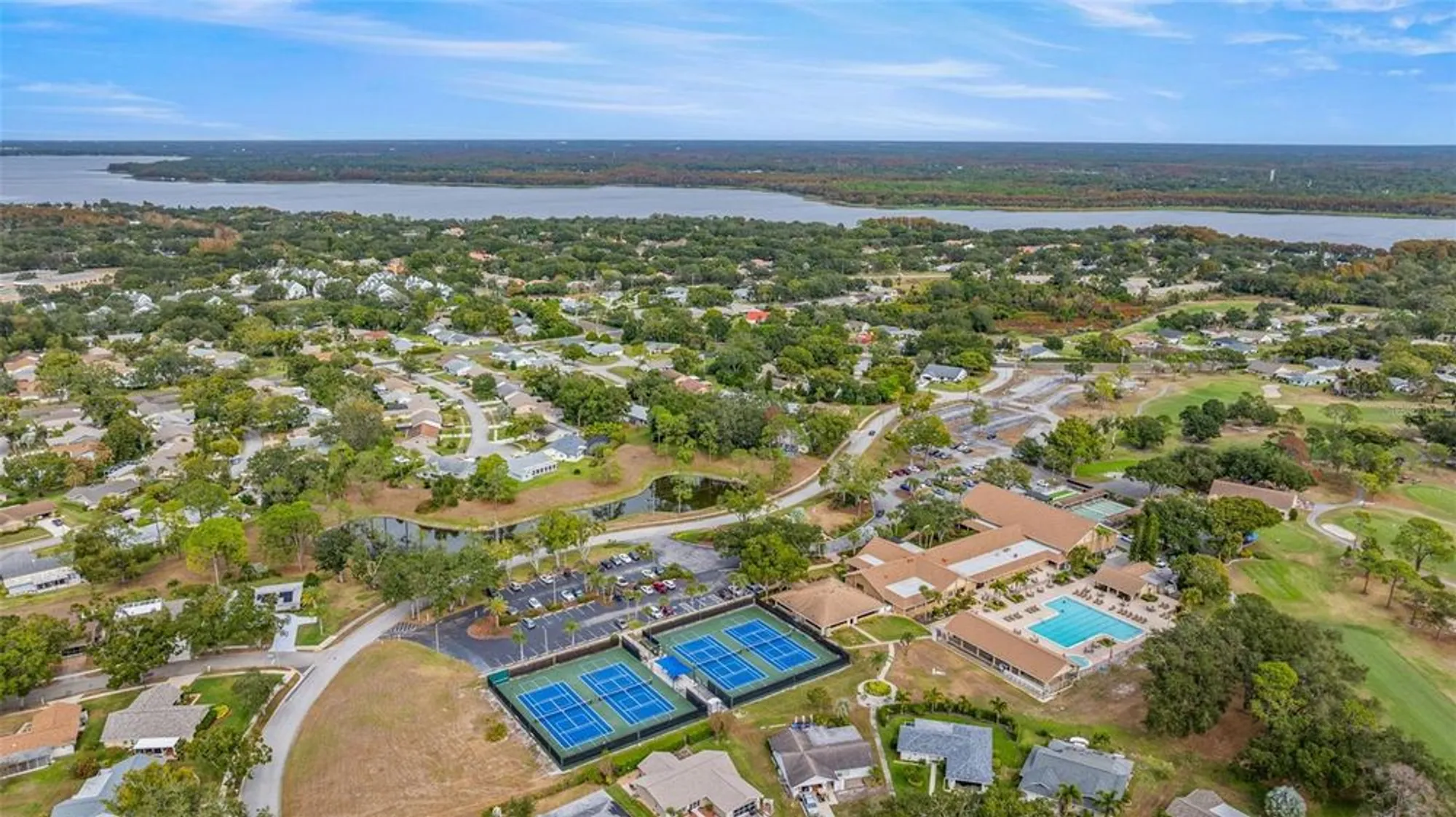 Property Slideshow image 33 of 50 | 142 stafford cir, Palm Harbor, FL, 34684