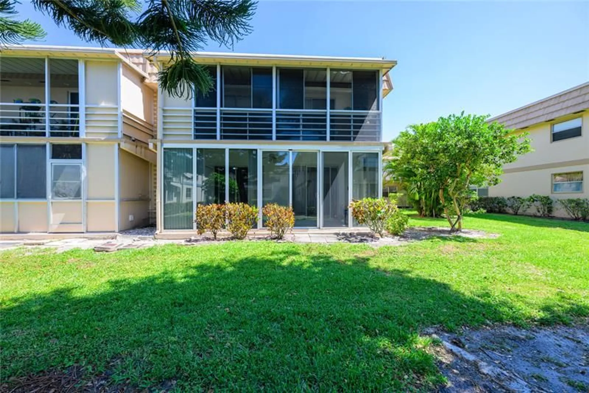 Property Slideshow image 17 of 19 | 633 brittany n # 633, Delray Beach, FL, 33446