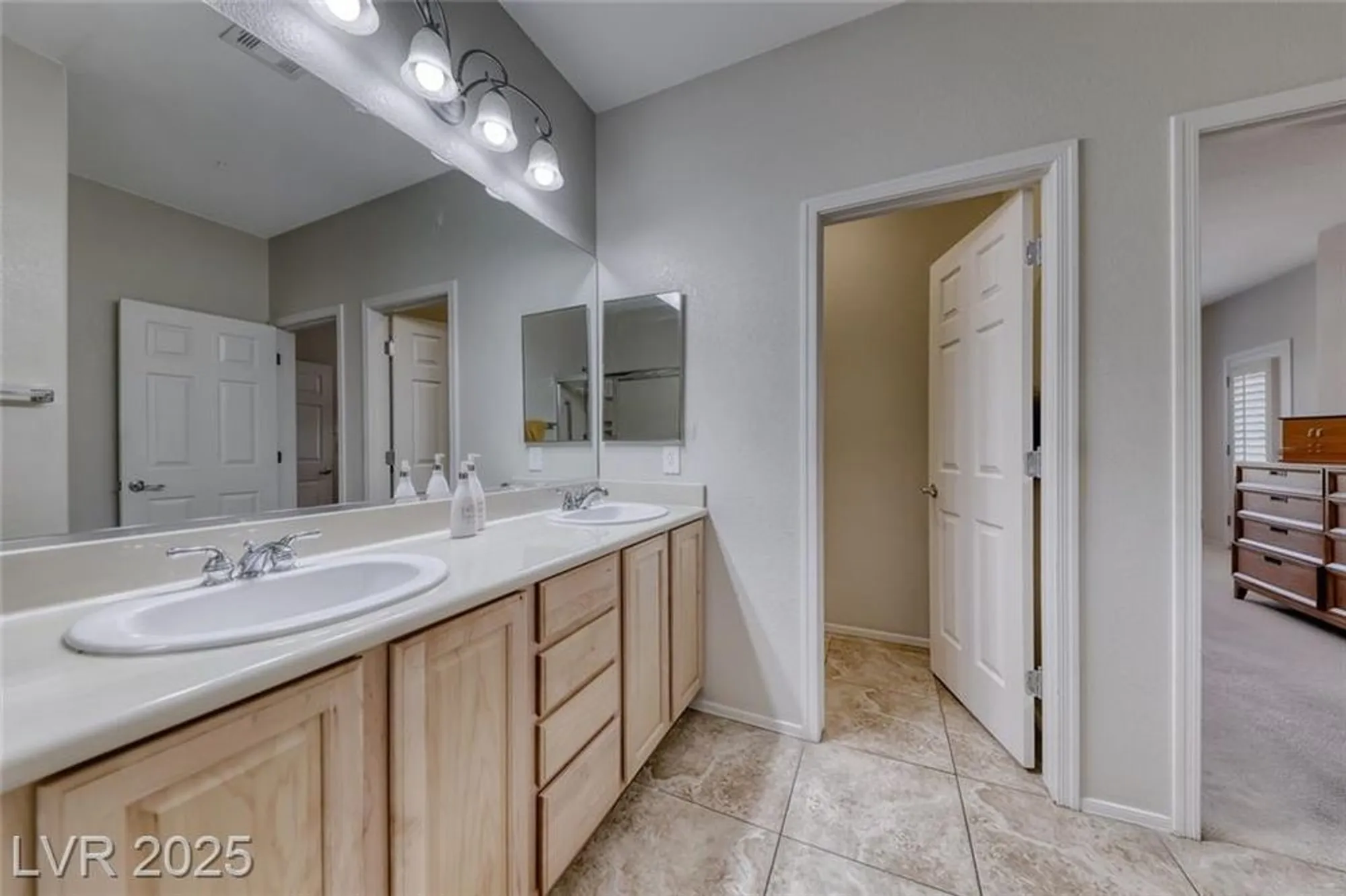 Property Slideshow image 24 of 51 | 2404 anderson park dr, Henderson, NV, 89044