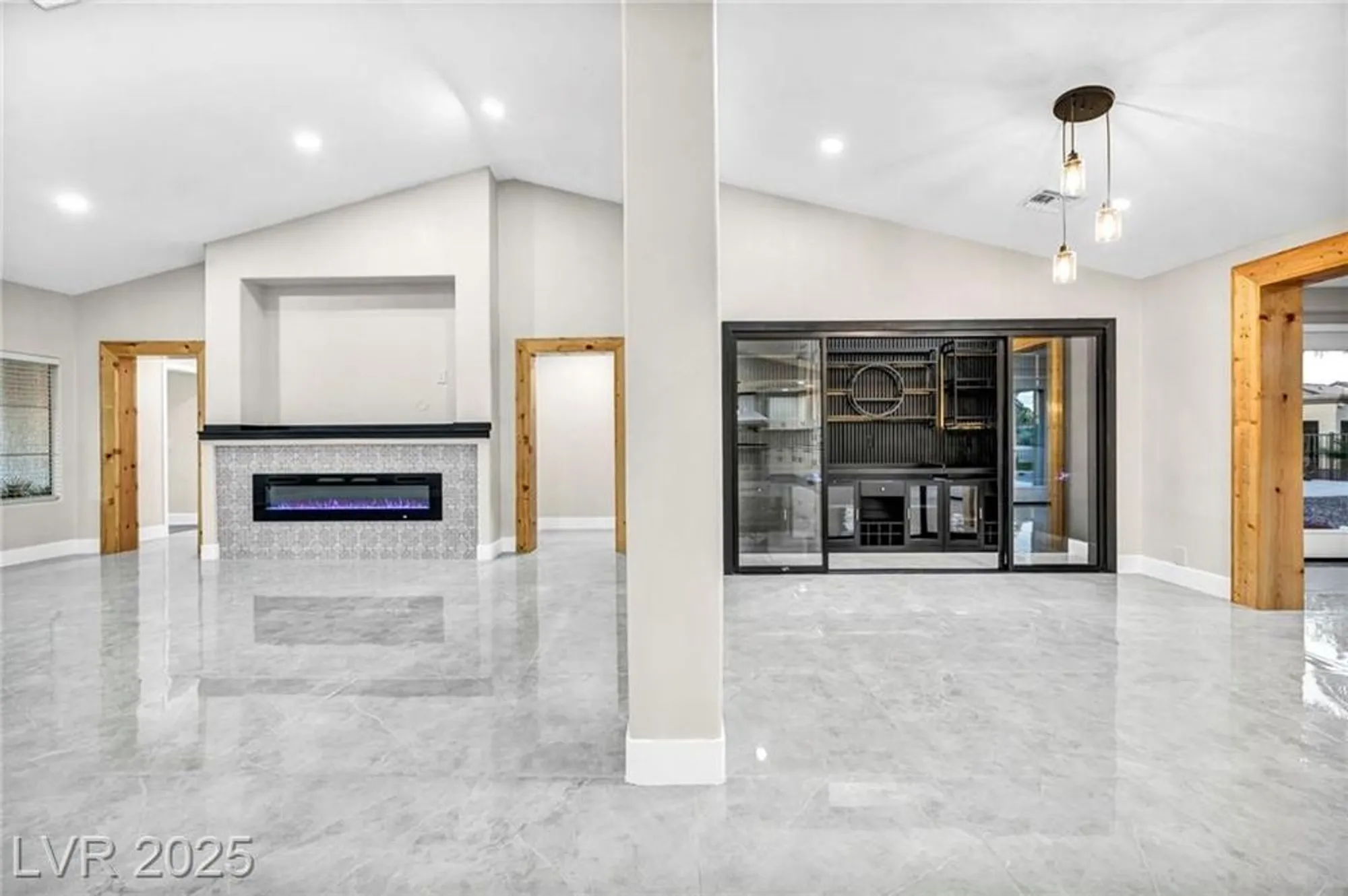 Property Slideshow image 17 of 70 | 2920 crown ridge dr, Las Vegas, NV, 89134