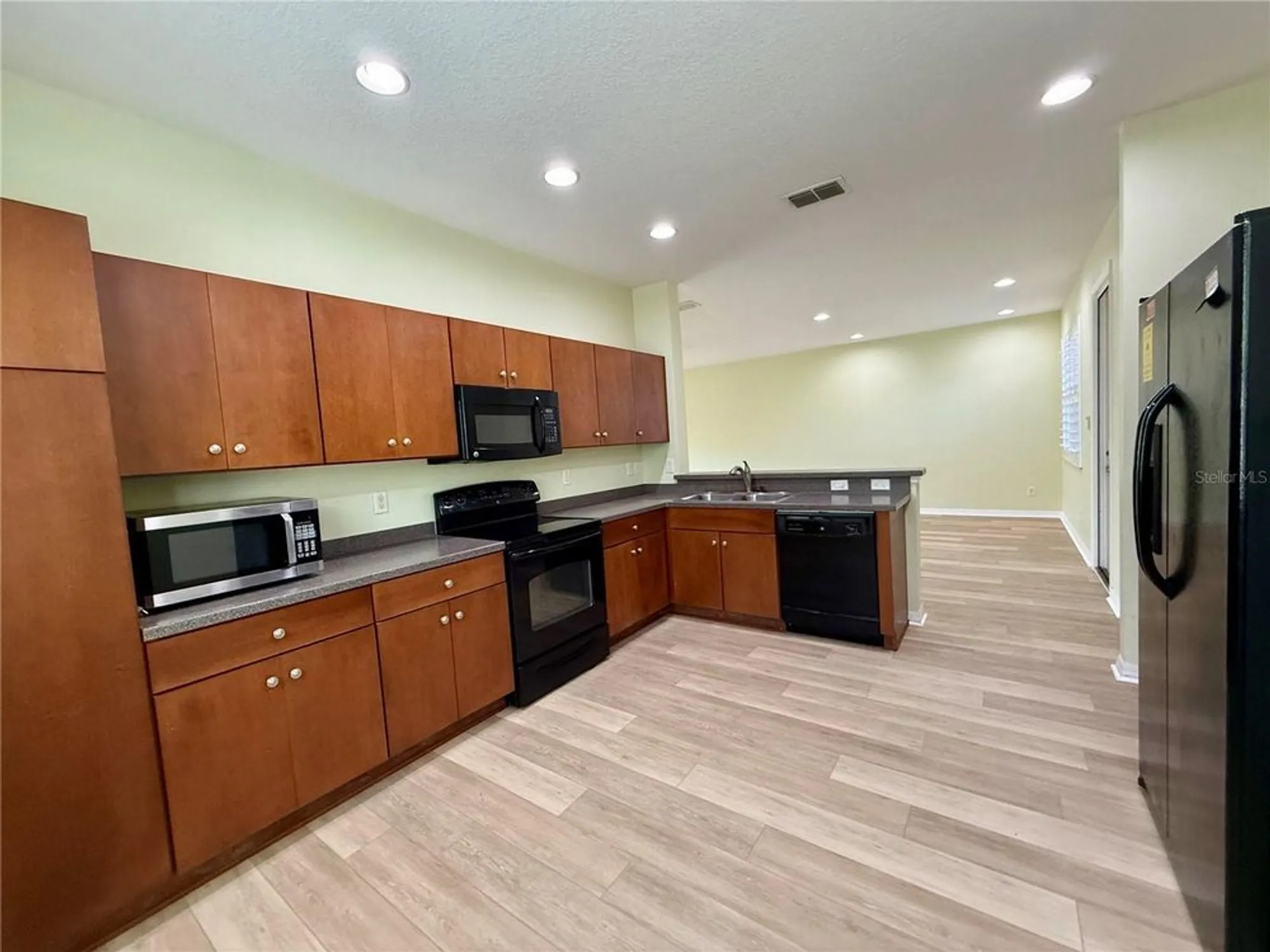 Property Slideshow image 5 of 18 | 15858 aurora lake cir, Wimauma, FL, 33598