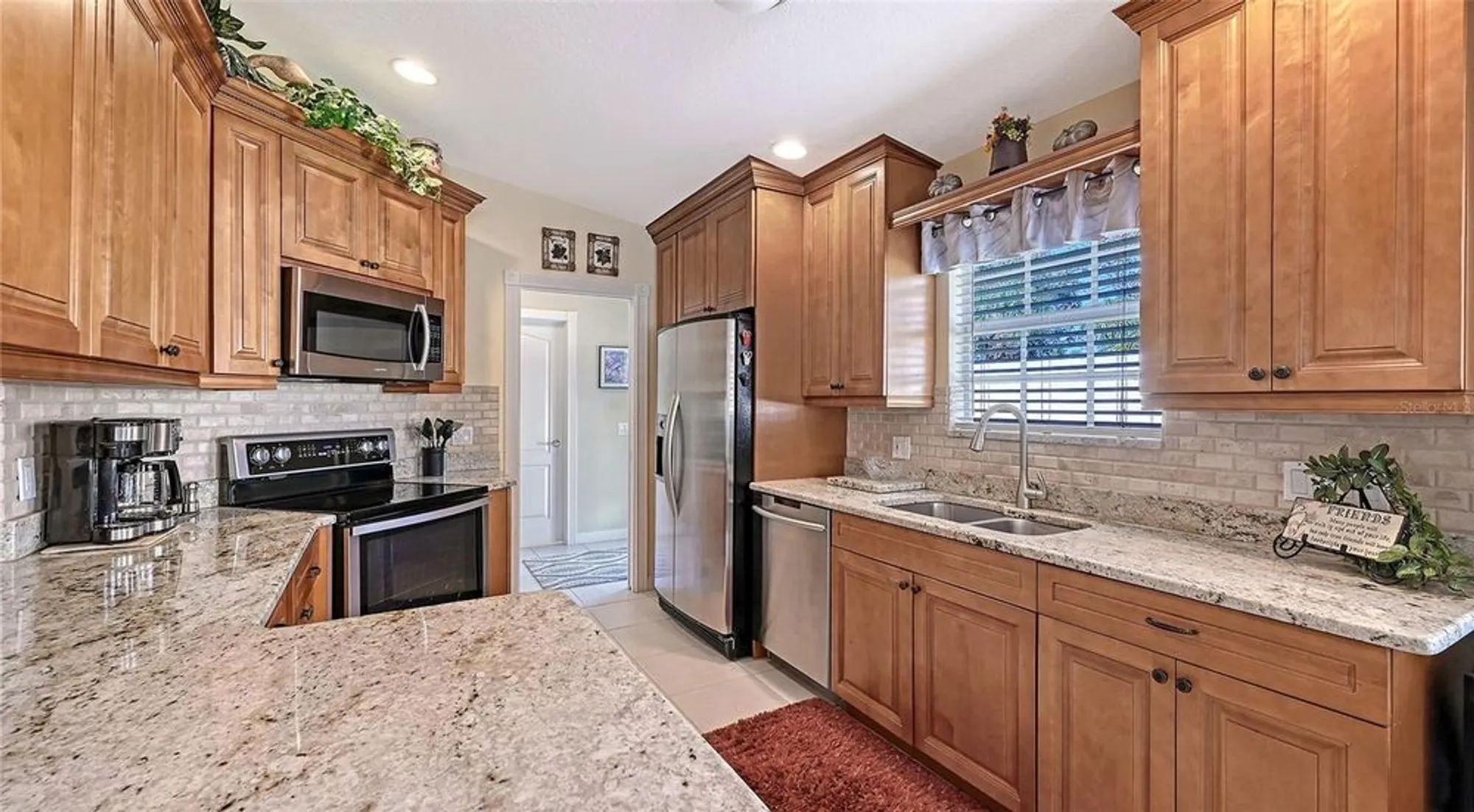 Property Slideshow image 14 of 87 | 5770 ivrea dr, Sarasota, FL, 34238