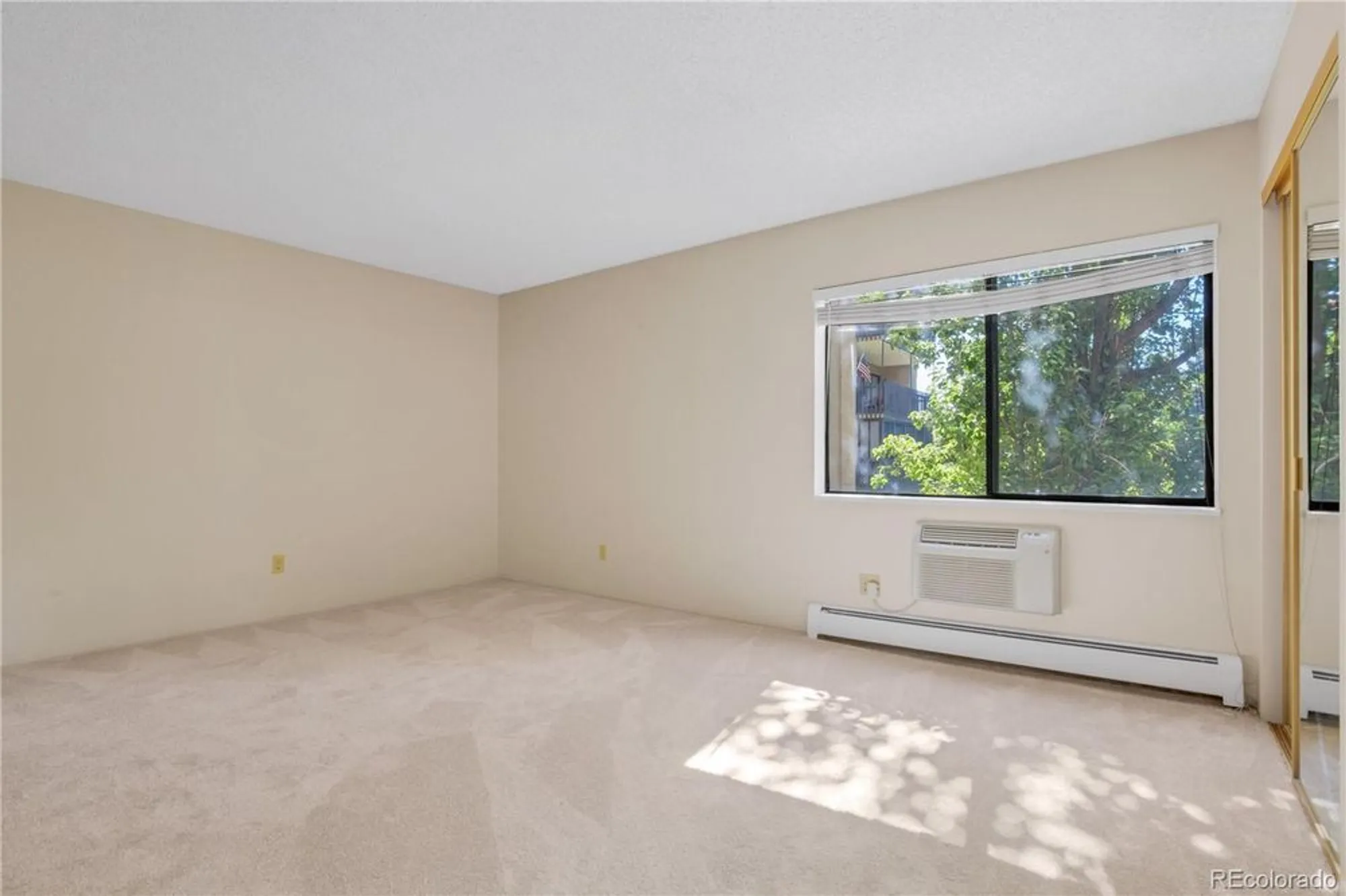 Property Slideshow image 18 of 45 | 13691 e marina dr 208, Aurora, CO, 80014