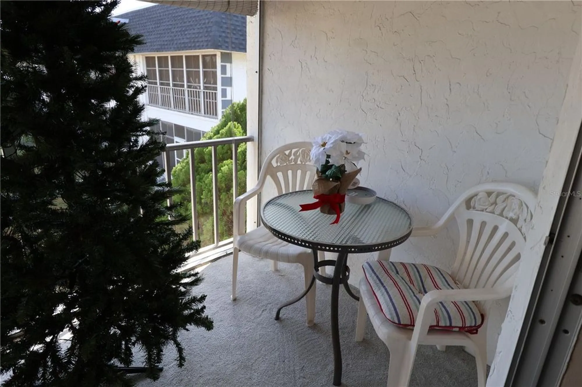 Property Slideshow image 8 of 12 | 4705 5th st 305, Bradenton, FL, 34207