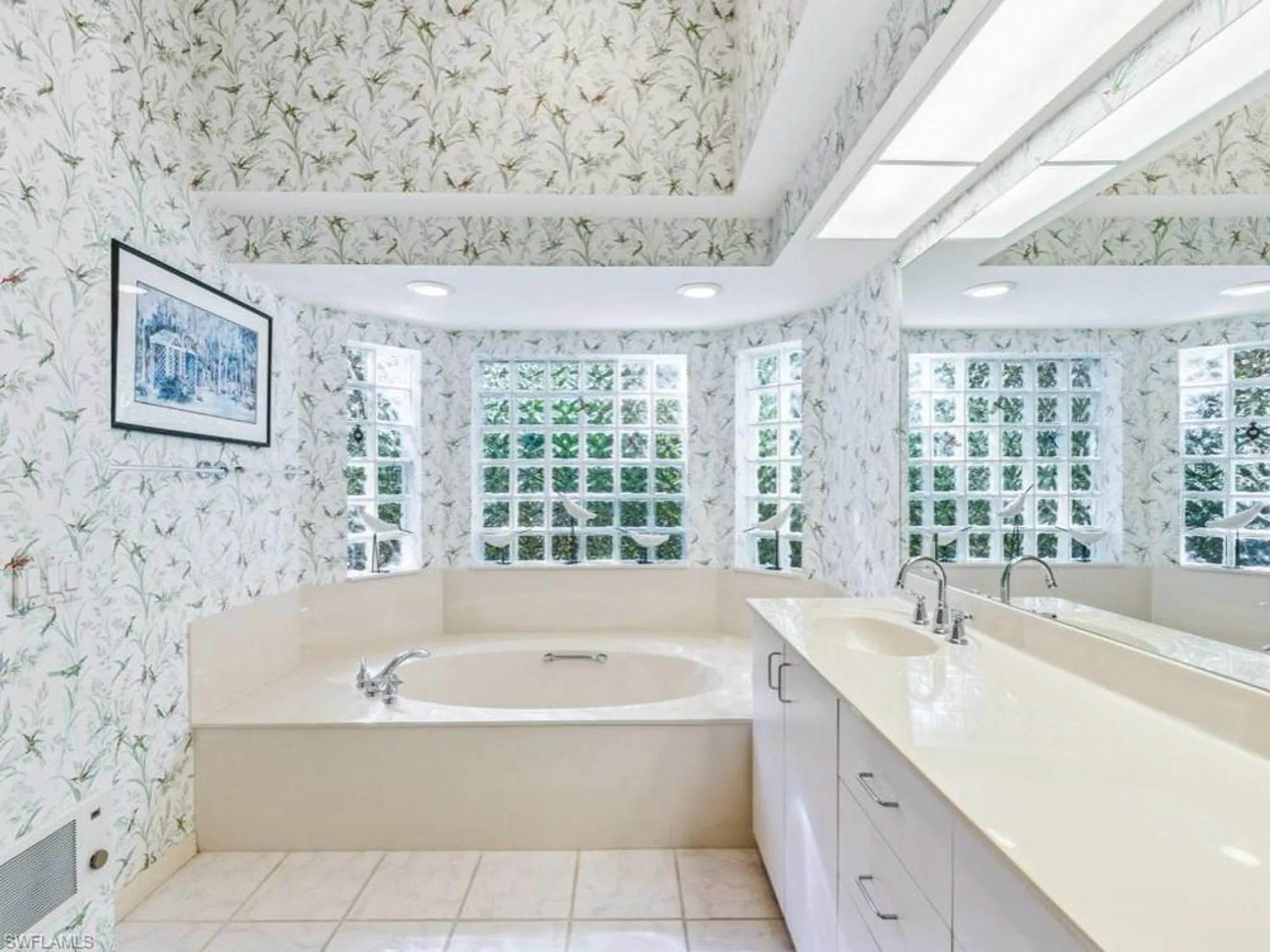 Property Slideshow image 13 of 45 | 3356 montara dr, Bonita Springs, FL, 34134