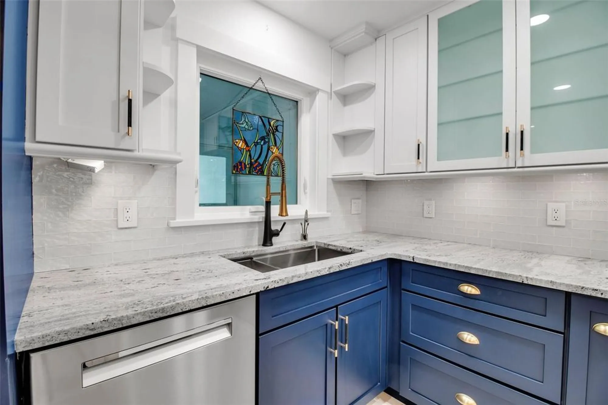 Property Slideshow image 9 of 39 | 602 fair winds dr # 602, Nokomis, FL, 34275