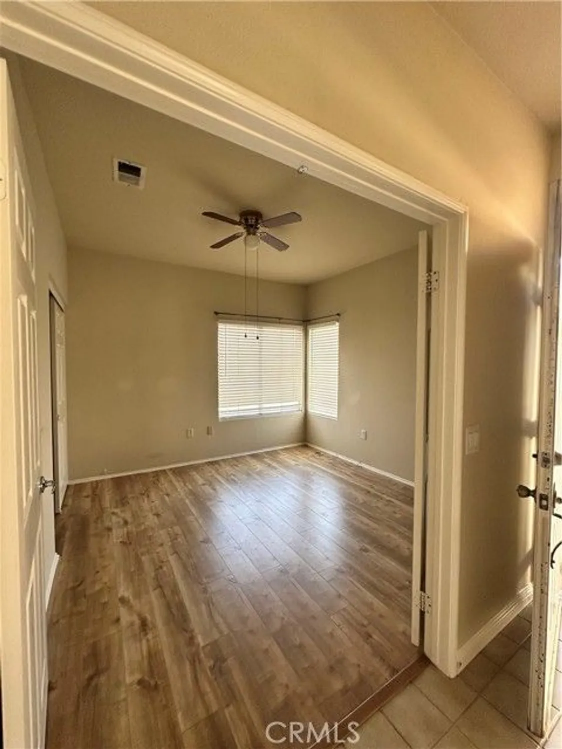 Property Slideshow image 3 of 11 | 19014 primrose ln, Apple Valley, CA, 92308