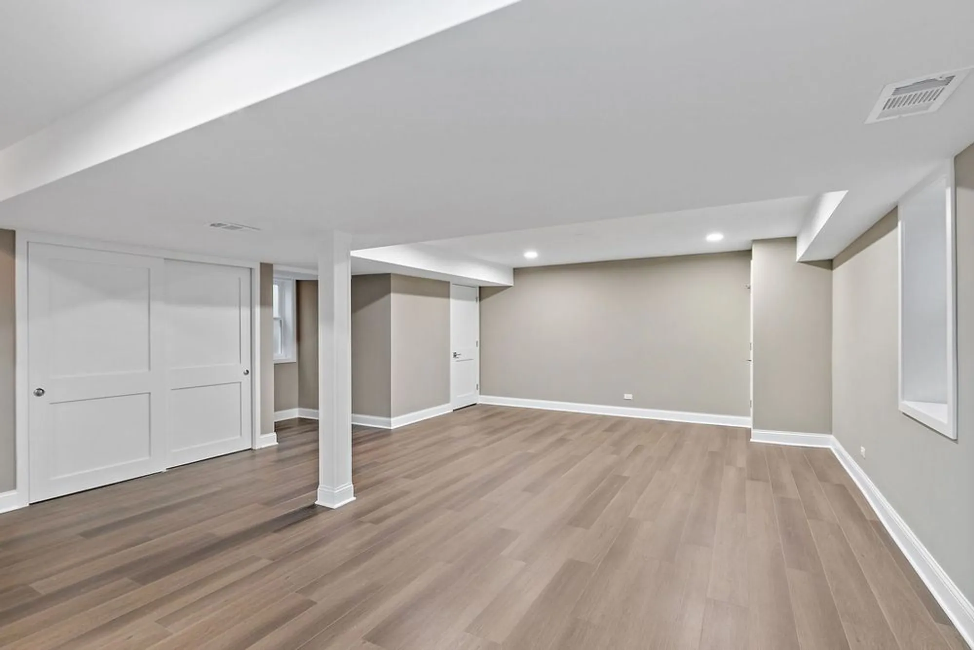 Property Slideshow image 22 of 48 | 535 woodview rd, Lake Barrington, IL, 60010