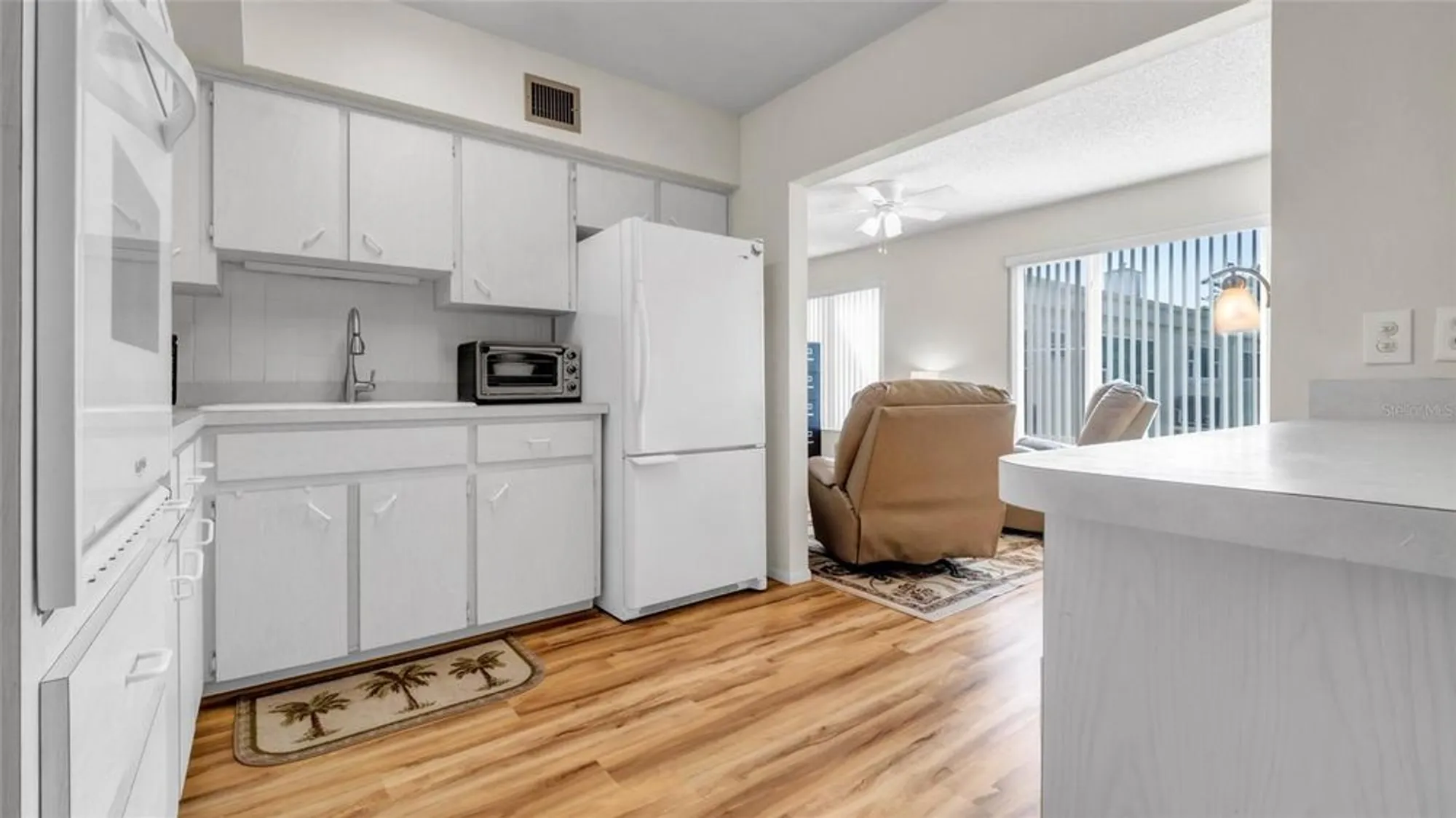 Property Slideshow image 8 of 18 | 2285 israeli dr 53, Clearwater, FL, 33763