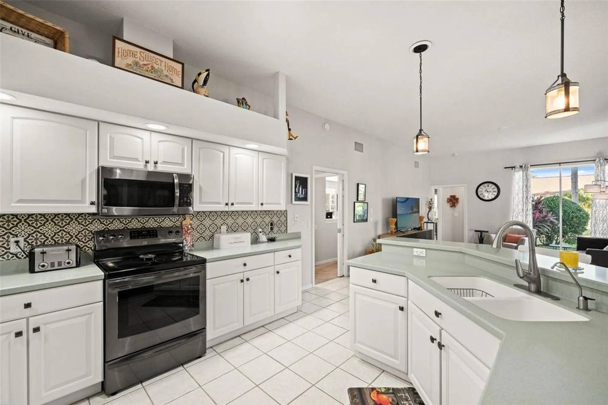 Property Slideshow image 14 of 51 | 18715 dove hollow ct, Hudson, FL, 34667