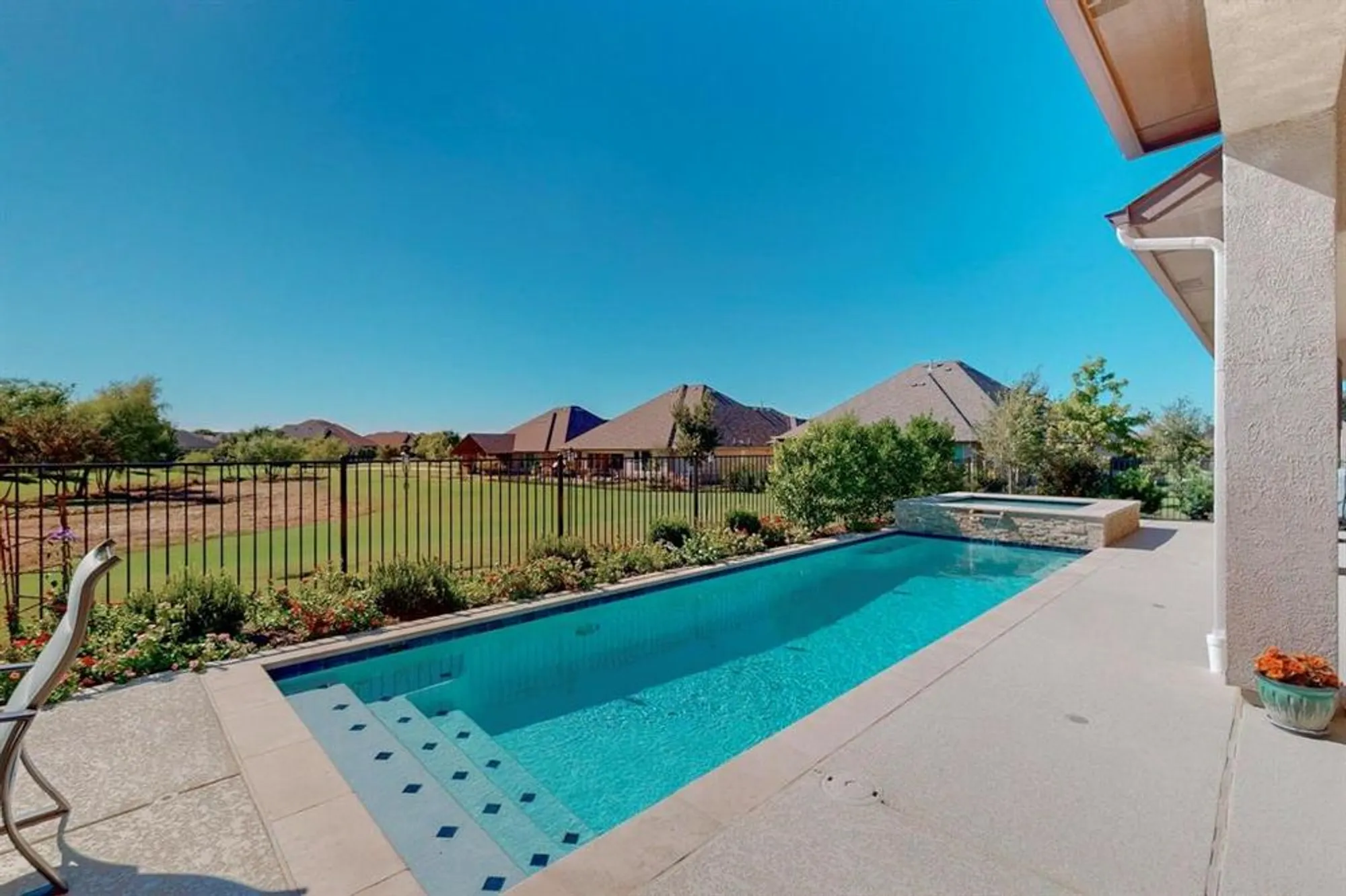 Property Slideshow image 37 of 40 | 11013 cartwright dr, Denton, TX, 76207